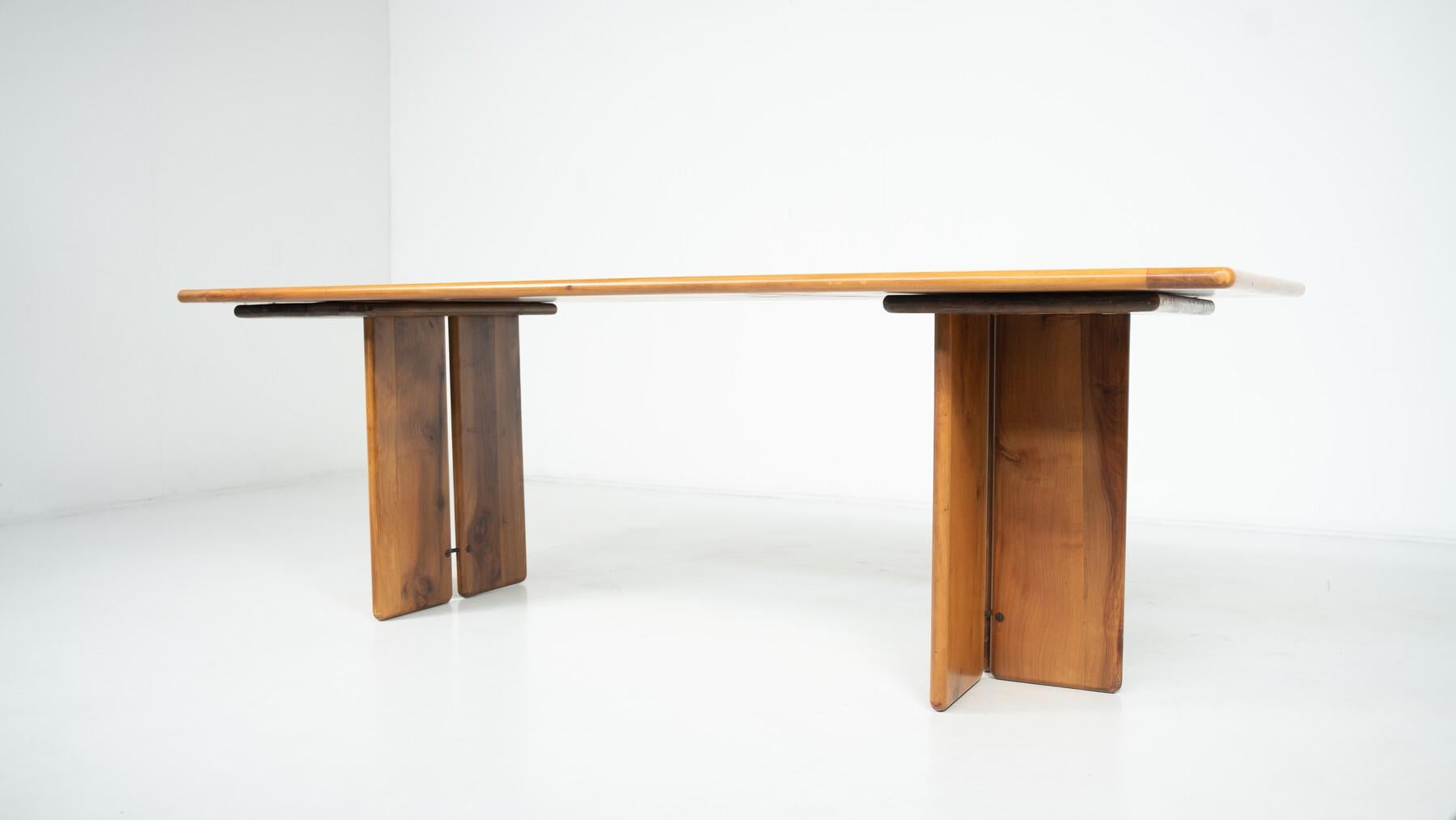 Moderner Esstisch aus Holz aus der Jahrhundertmitte, 1960er Jahre im Angebot 4