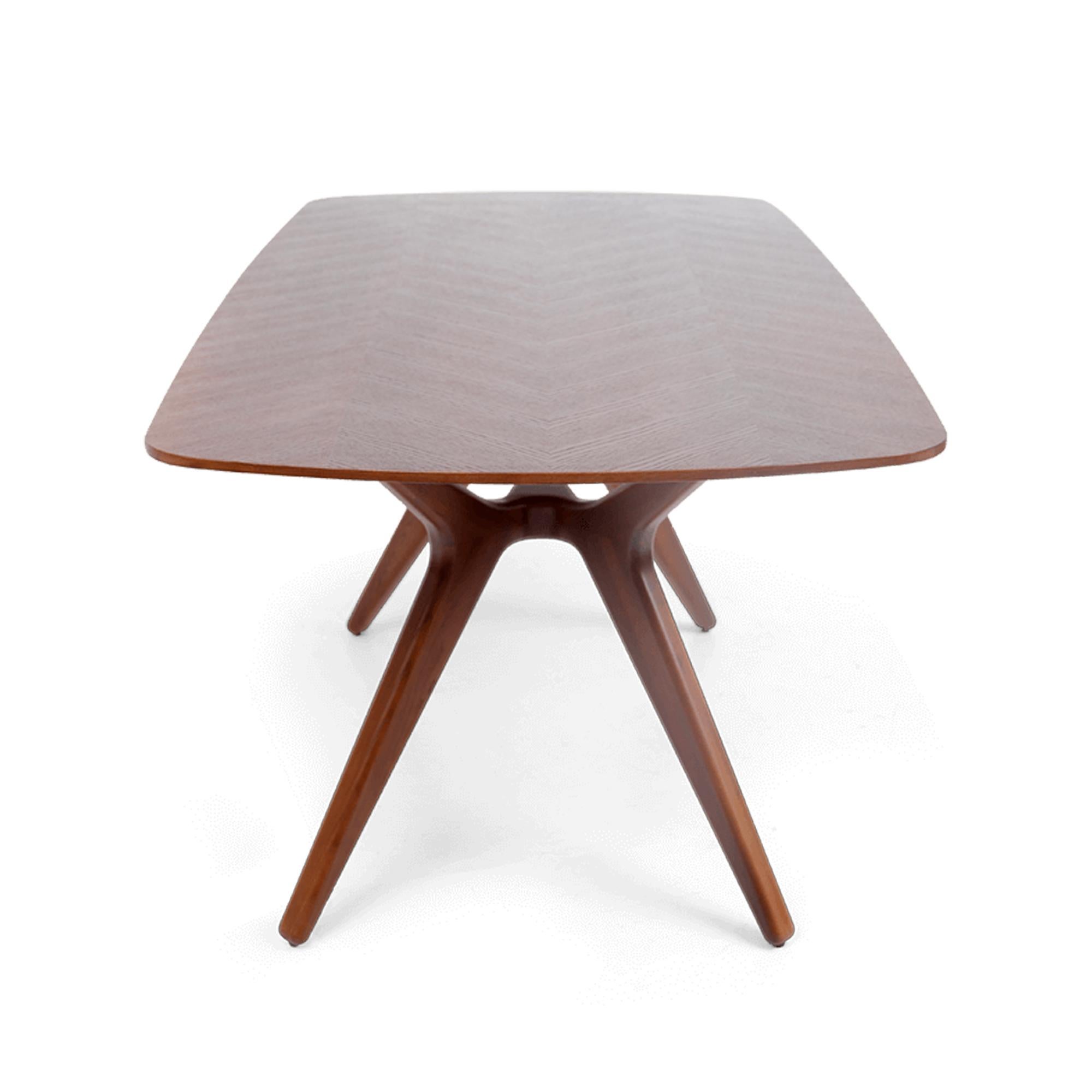 Frêne Table de salle à manger en bois marron de style moderne du milieu du siècle avec pieds évasés en noyer en vente