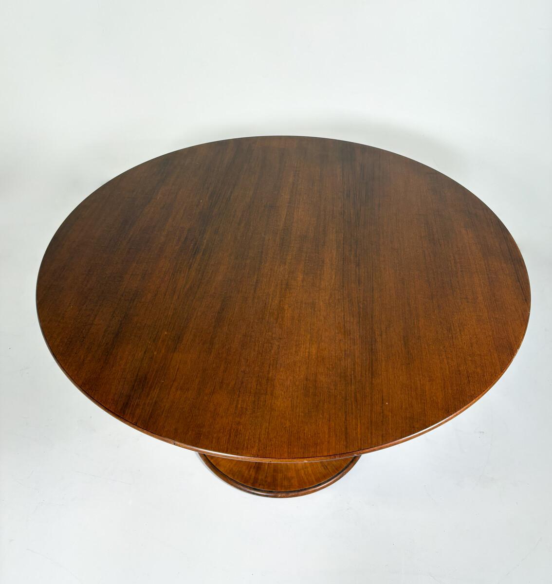 20ième siècle The Moderns Moderns Dining en bois Clessidra  Table, Italie, années 1960 en vente