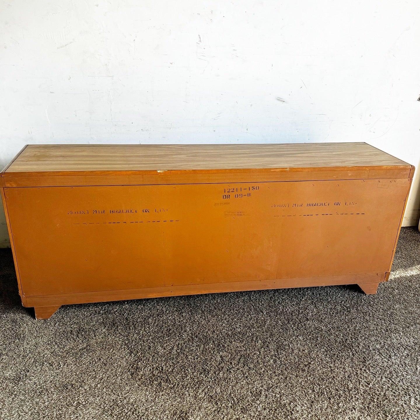Mid Century Modern Wooden Dresser by Thomasville In Good Condition For Sale In Delray Beach, FL