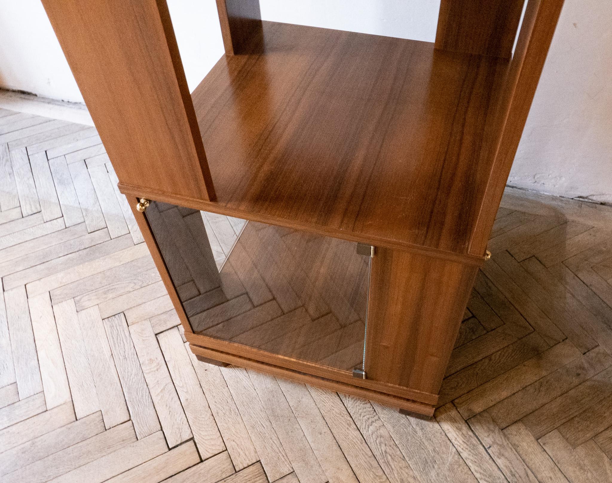 Mid-Century Modern Wooden Glass Rotating Bookcase Vitrine, Italy, 1960s In Good Condition In Vienna, AT