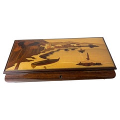 Boîte à bijoux moderne du milieu du siècle en bois, avec marqueterie sur le thème du littoral, Italie