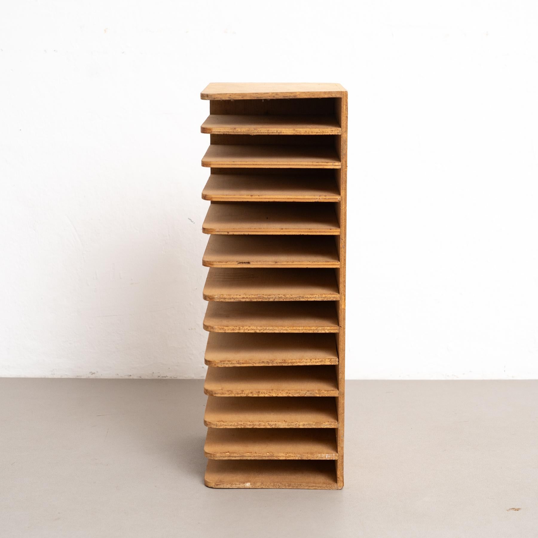 Mid-Century Modern Wooden Magazine Holder, Circa 1950 – Bauhaus Style For Sale 3