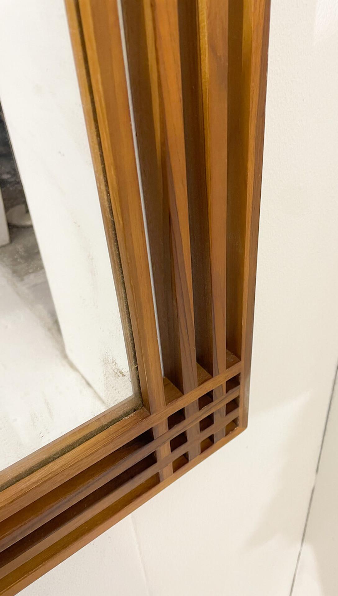 Italiano Specchio di legno moderno di metà secolo, stile Sottsass in vendita