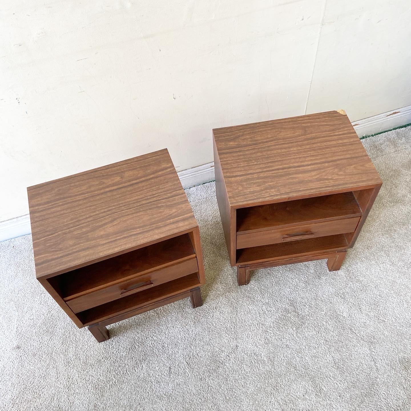 Mid Century Modern Wooden Nightstands - Pair For Sale 2