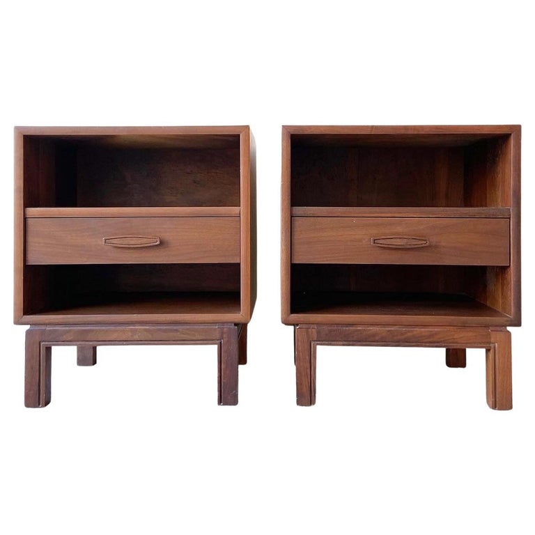 Mid Century Modern Wooden Nightstands Pair For Sale at 1stDibs