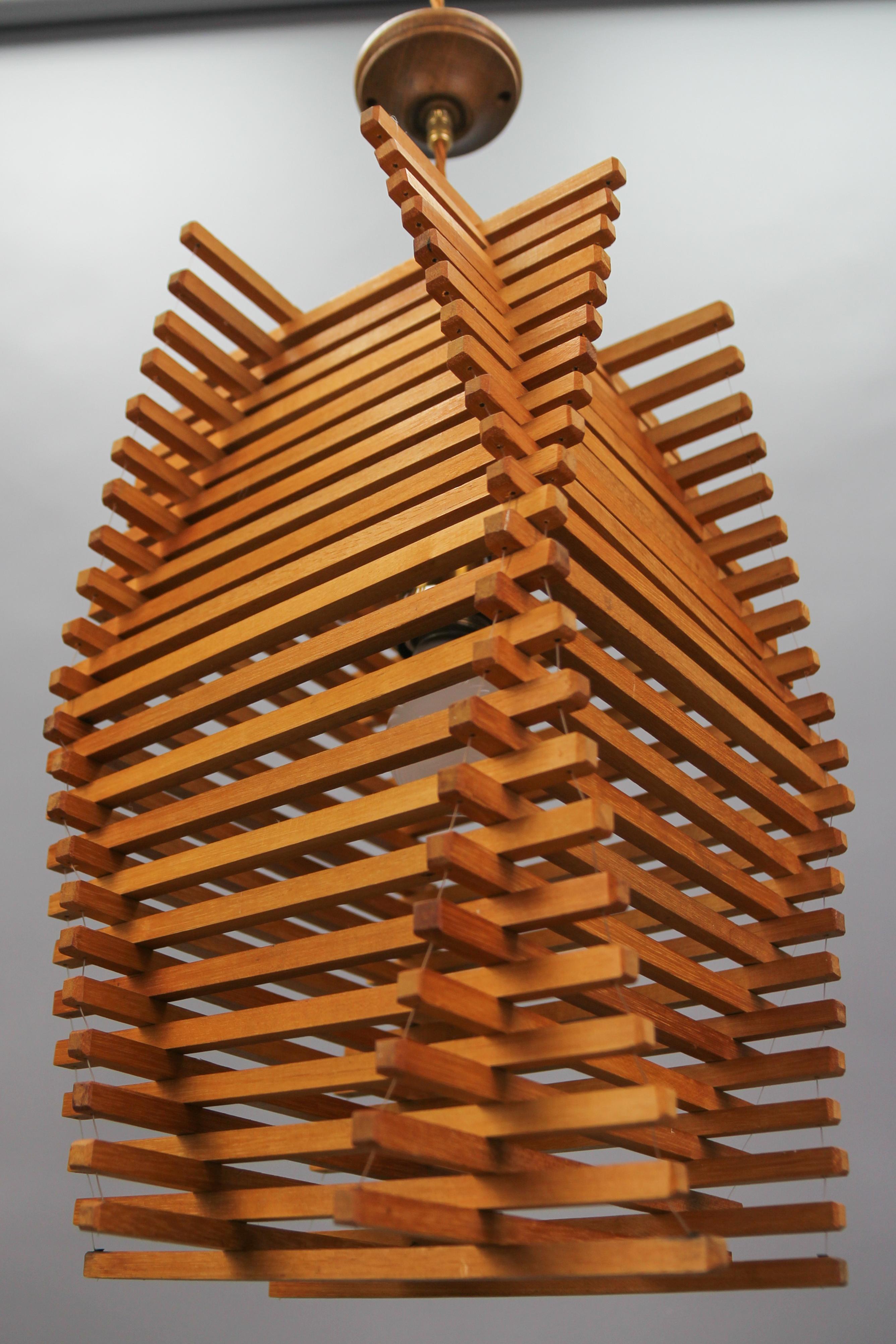 Moderne Holz-Hängelampe aus der Mitte des Jahrhunderts, 1970er Jahre im Angebot 6