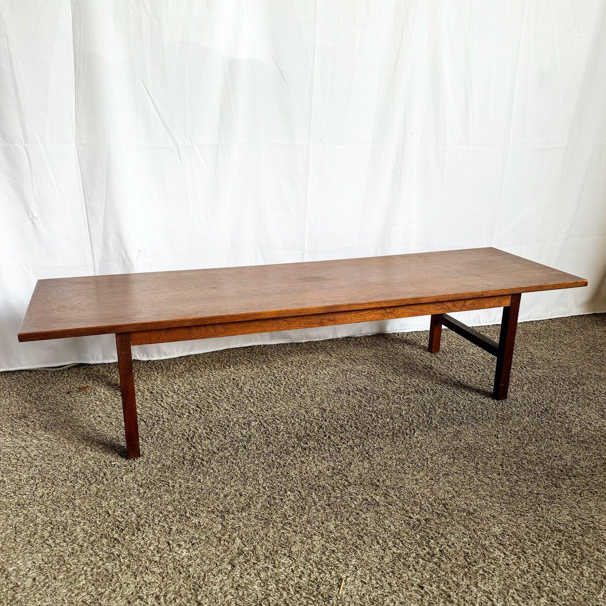 Table basse rectangulaire en bois moderne du milieu du siècle dernier en vente 2