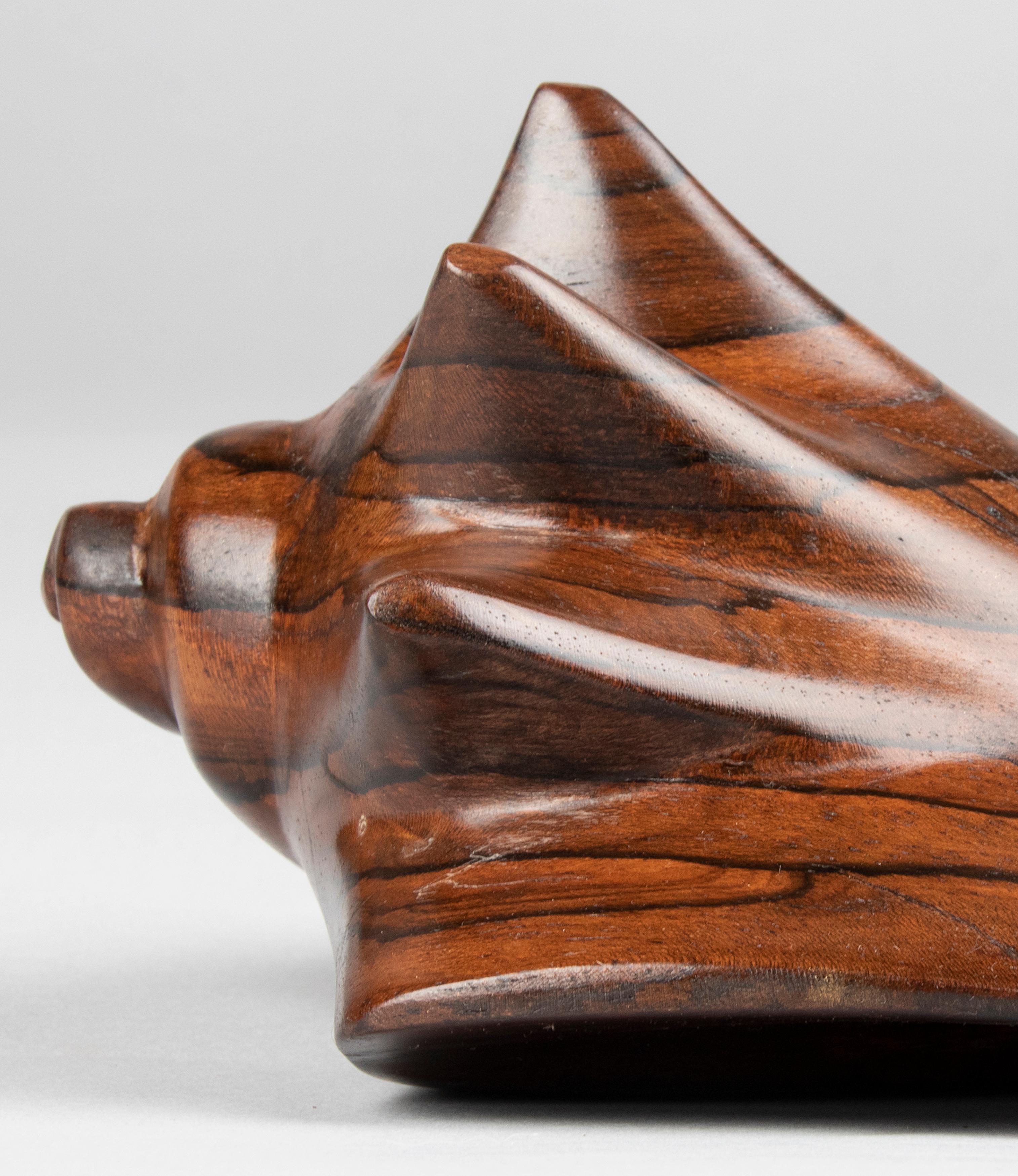 Sculpture en bois du milieu du siècle en forme de coquillage en vente 5