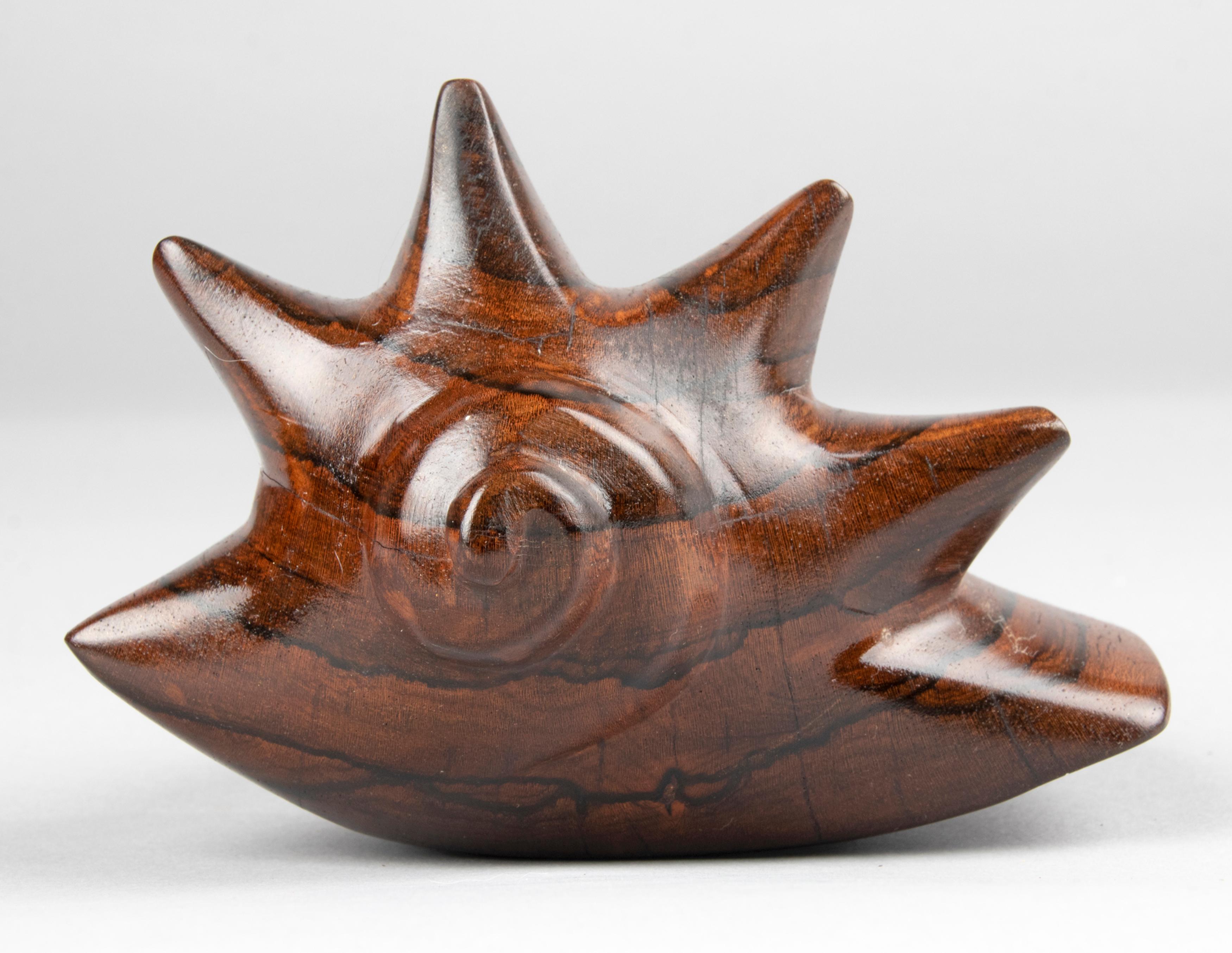 Mid-Century Modern Sculpture en bois du milieu du siècle en forme de coquillage en vente