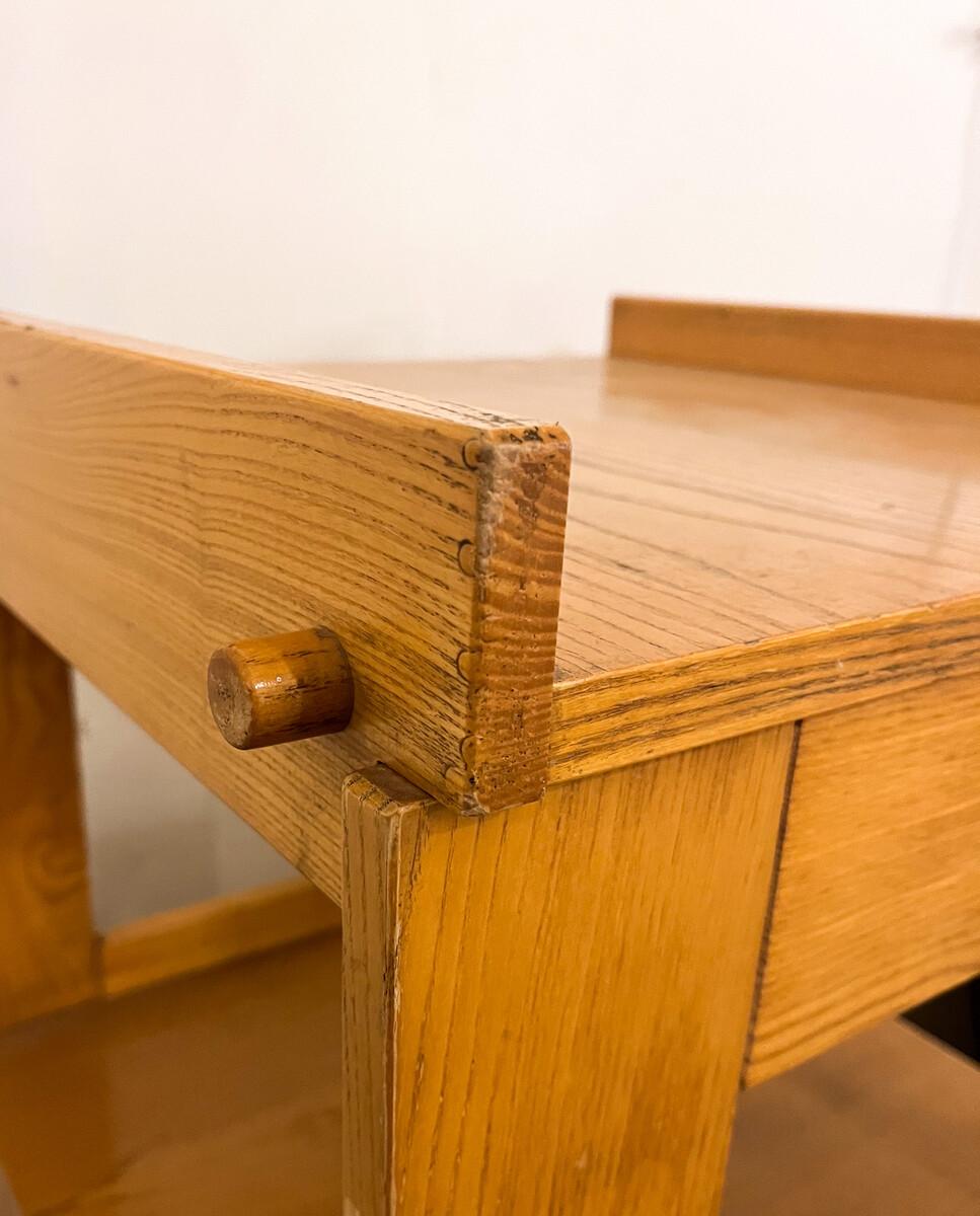 Moderner Holzbeistelltisch mit Rollen aus der Jahrhundertmitte (20. Jahrhundert) im Angebot