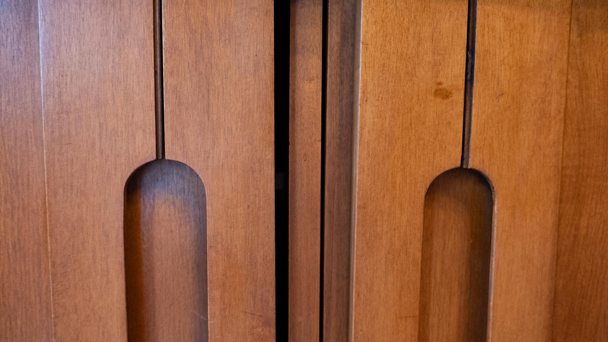 Modernes Holz-Sideboard aus der Mitte des Jahrhunderts von Achilli, Bridigini und Canella, 1960er Jahre im Zustand „Gut“ im Angebot in Vienna, AT