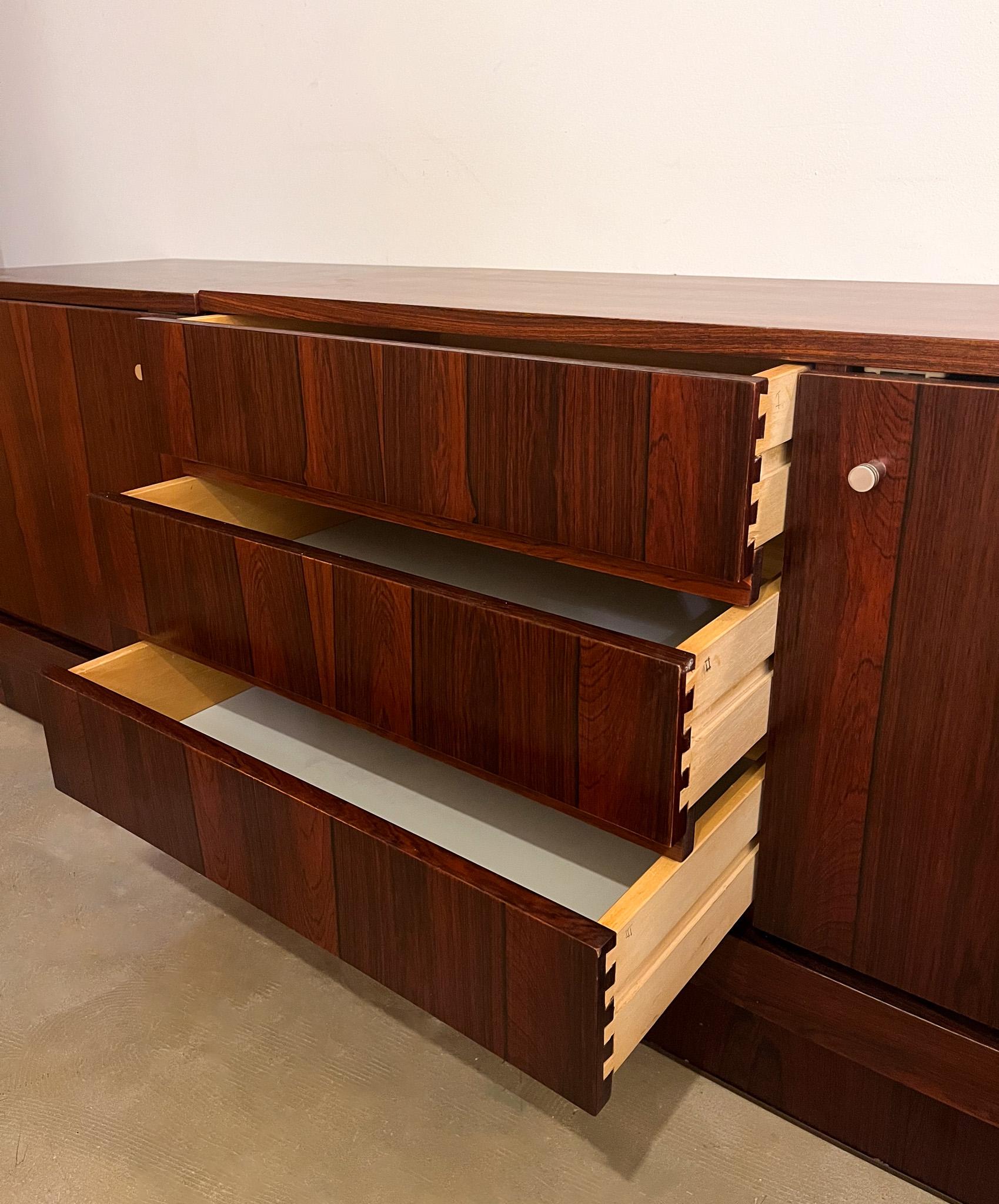 XX secolo Credenza in legno moderna di metà secolo in vendita