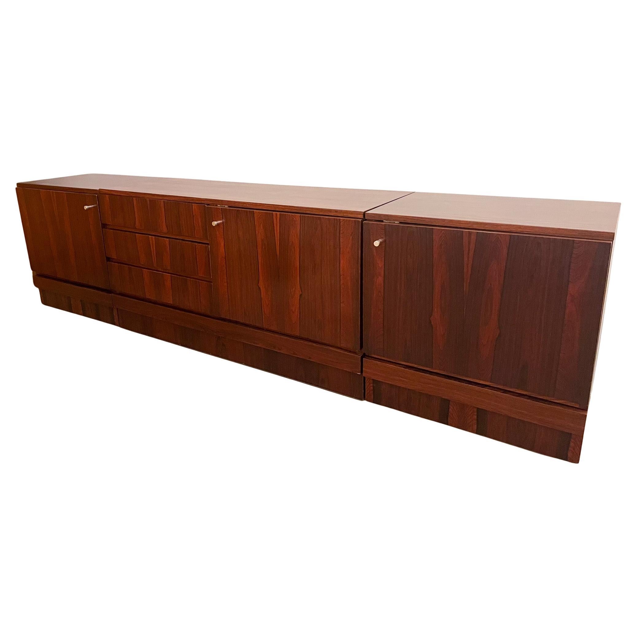 Buffet en bois moderne du milieu du siècle