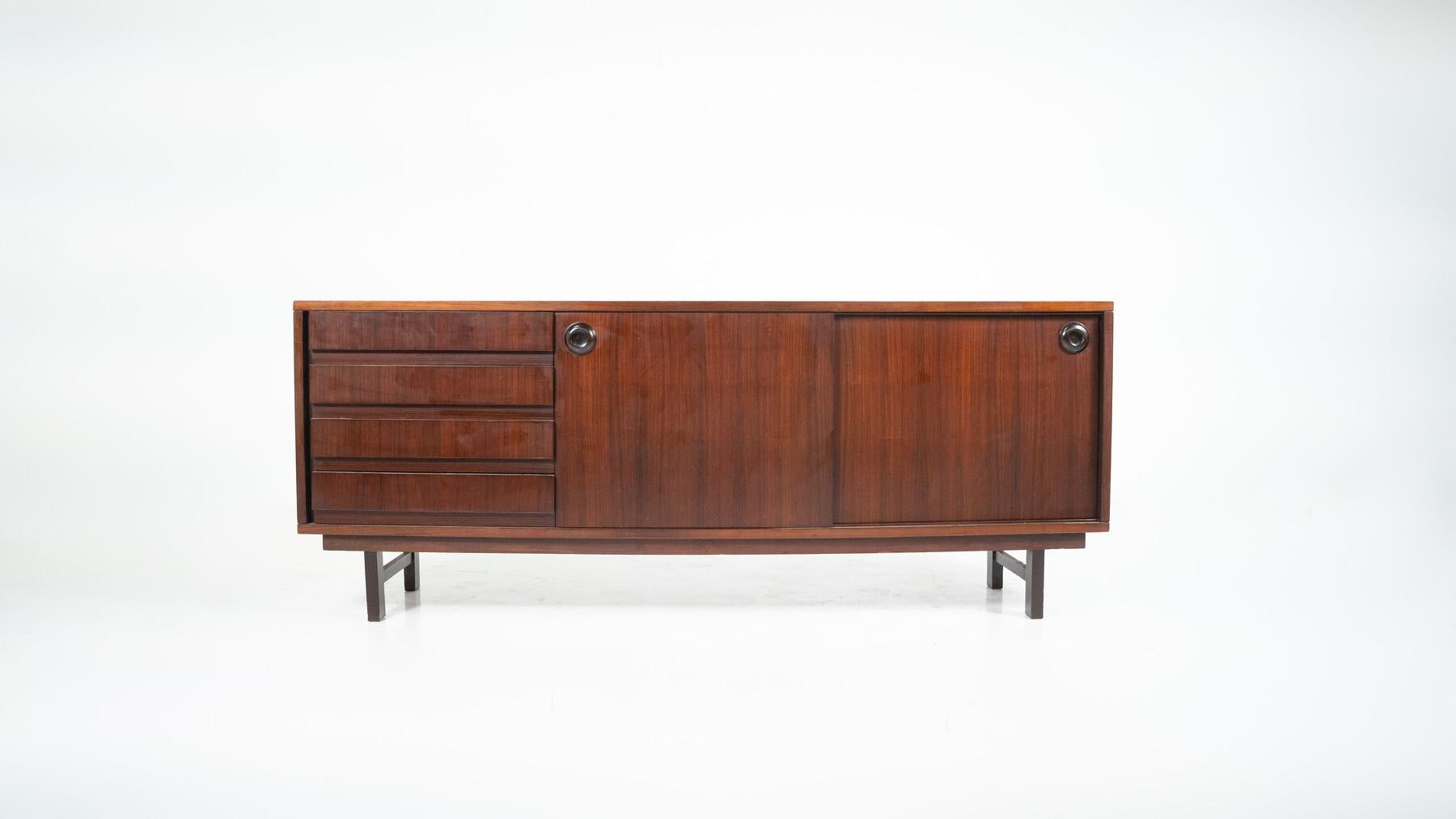 Mid-Century Modern Wooden Sideboard, Italy In Good Condition For Sale In Brussels, BE