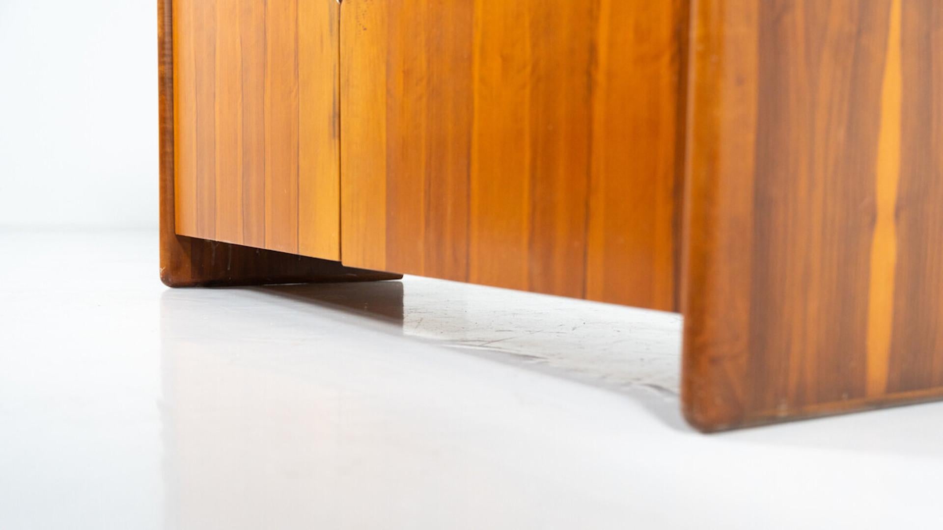Enfilade en bois moderne du milieu du siècle dernier, années 1960 en vente 5