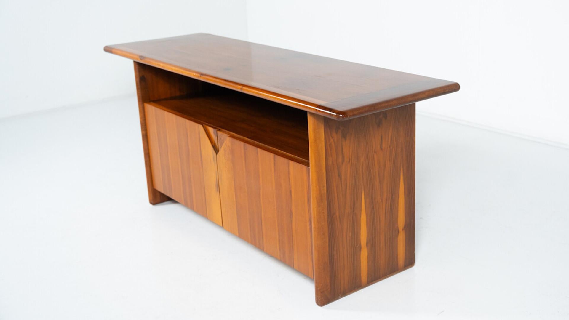 Enfilade en bois moderne du milieu du siècle dernier, années 1960 en vente 7