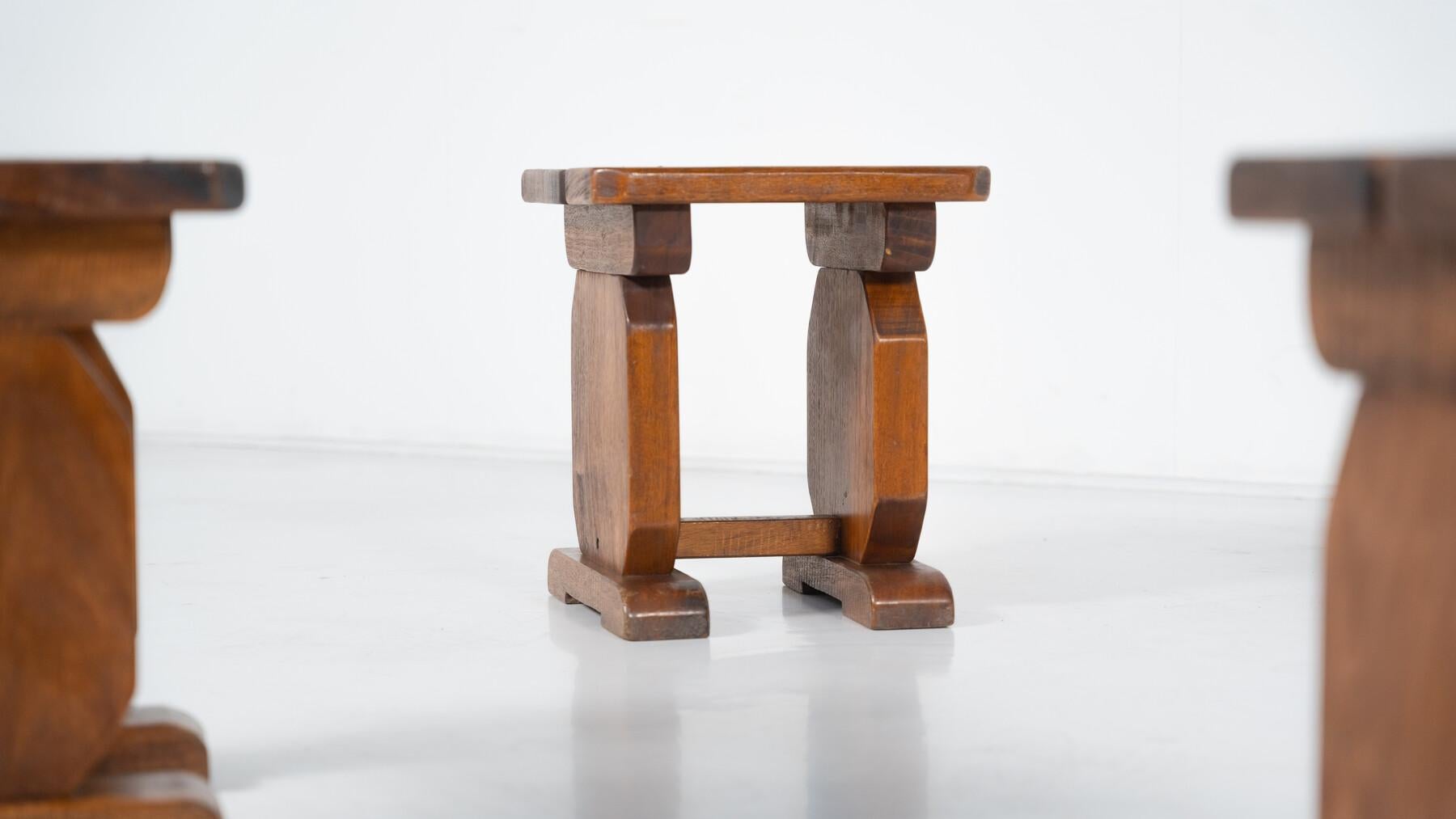 Taburetes de madera modernos de mediados de siglo - Se venden por unidad en venta 5
