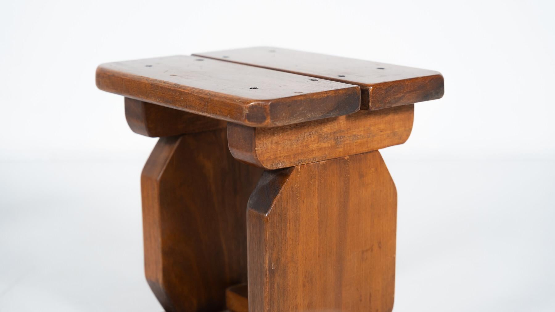 Taburetes de madera modernos de mediados de siglo - Se venden por unidad en venta 6