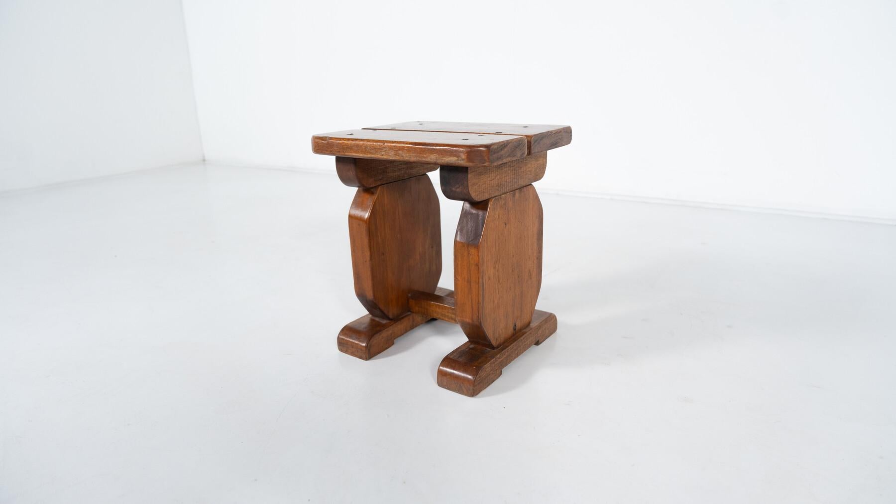 Taburetes de madera modernos de mediados de siglo - Se venden por unidad en venta 11