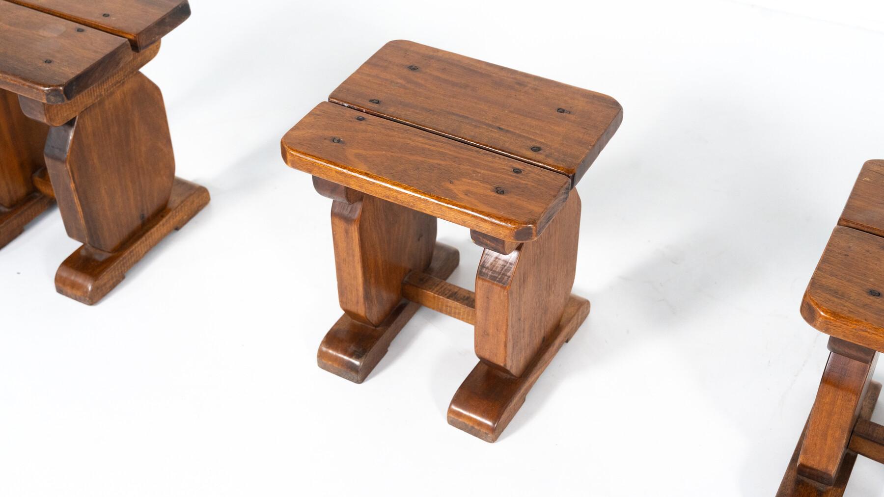 Taburetes de madera modernos de mediados de siglo - Se venden por unidad siglo XX en venta