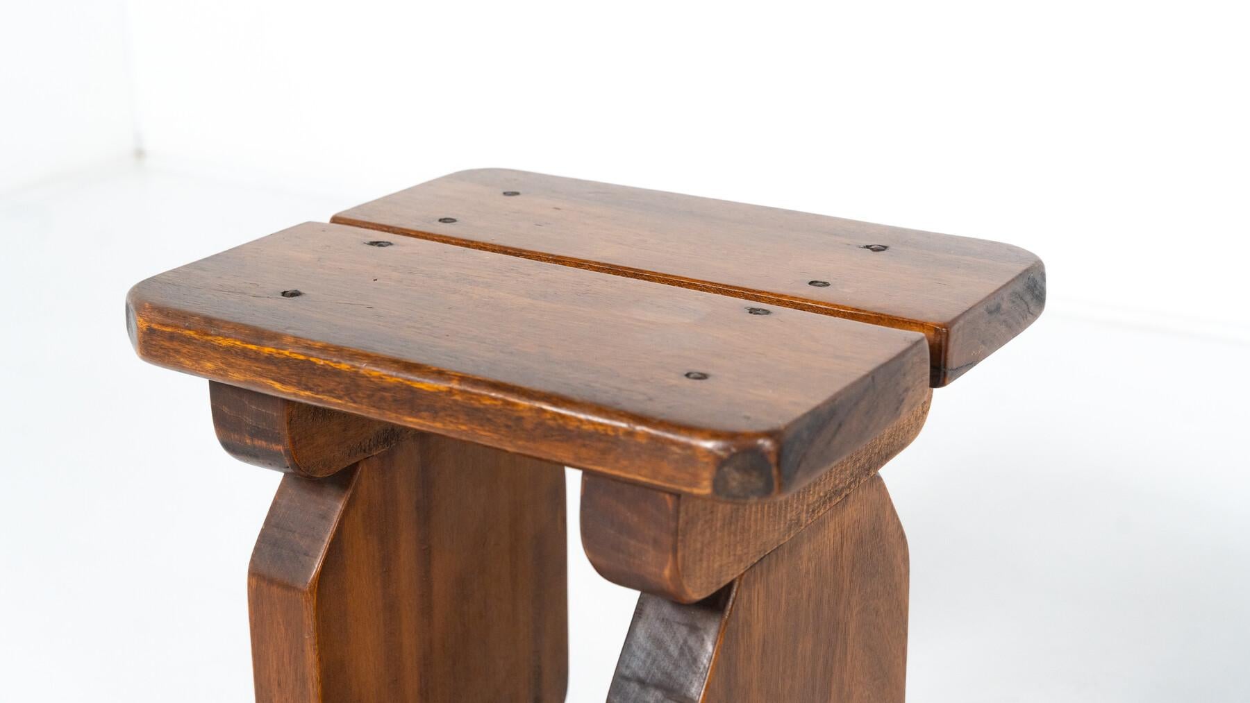Taburetes de madera modernos de mediados de siglo - Se venden por unidad Madera en venta