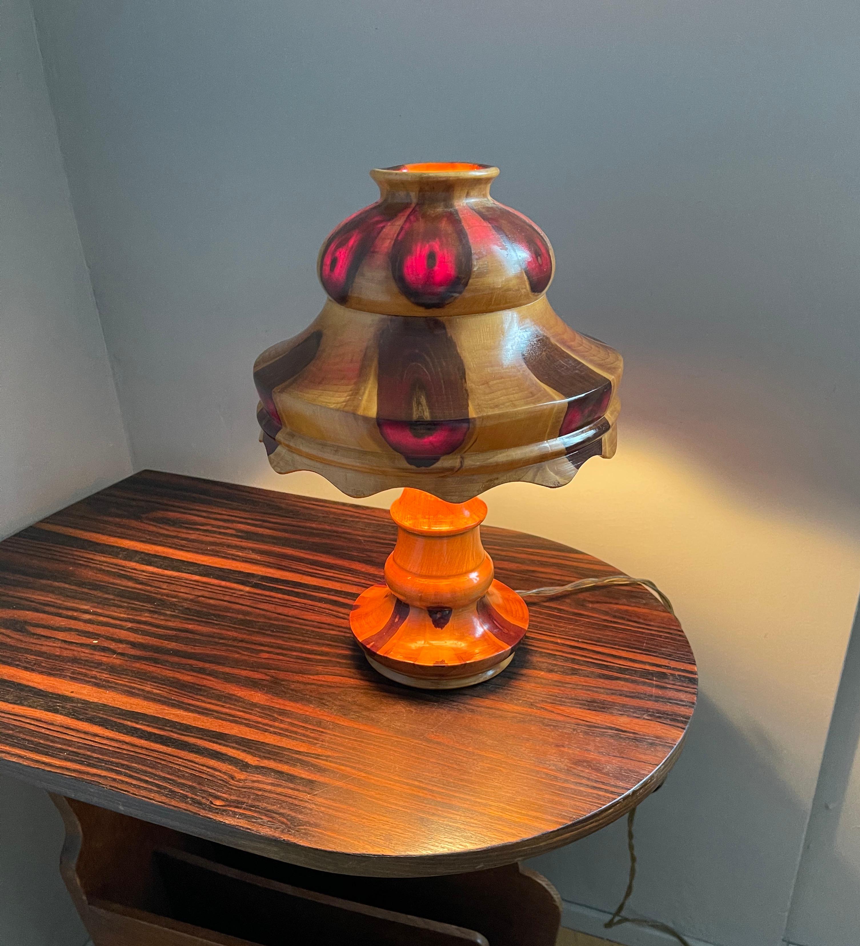 Mid-Century Modern Organic Table Desk Lamp Wood with Stunning Tree Knots Pattern In Excellent Condition In Lisse, NL