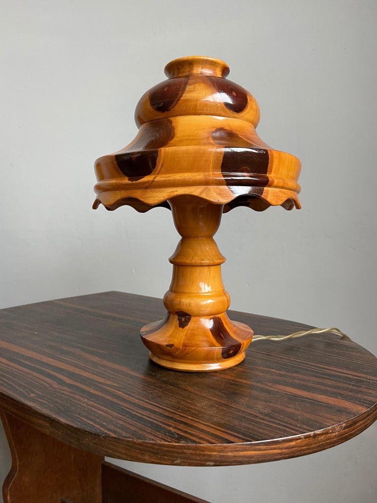 Mid-Century Modern Organic Table Desk Lamp Wood with Stunning Tree Knots Pattern For Sale 3