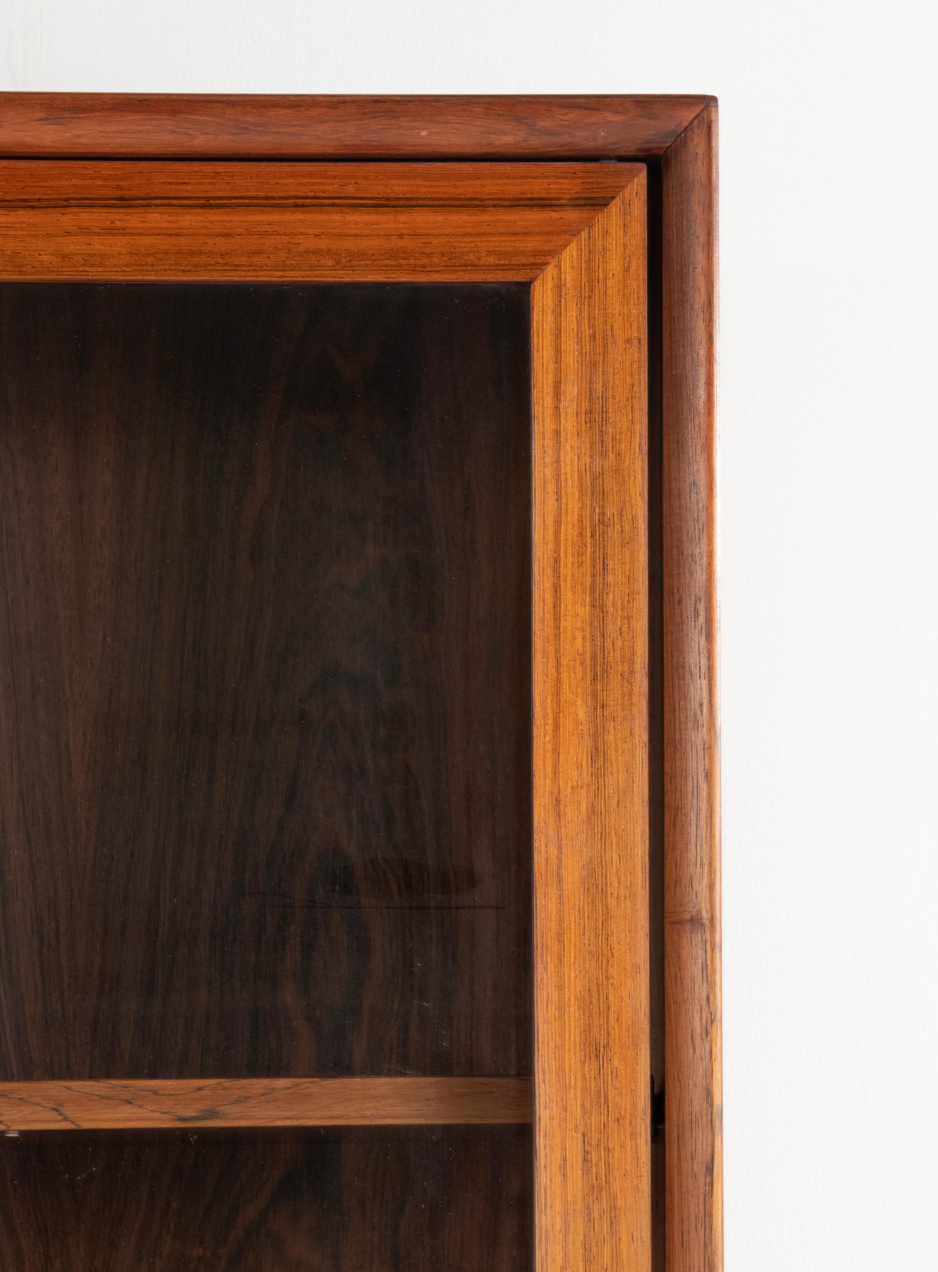 Modernes Tambour-Bücherregal/Credenza aus Holz von Arne Vodder – Sibast, Mid-Century Modern im Angebot 6