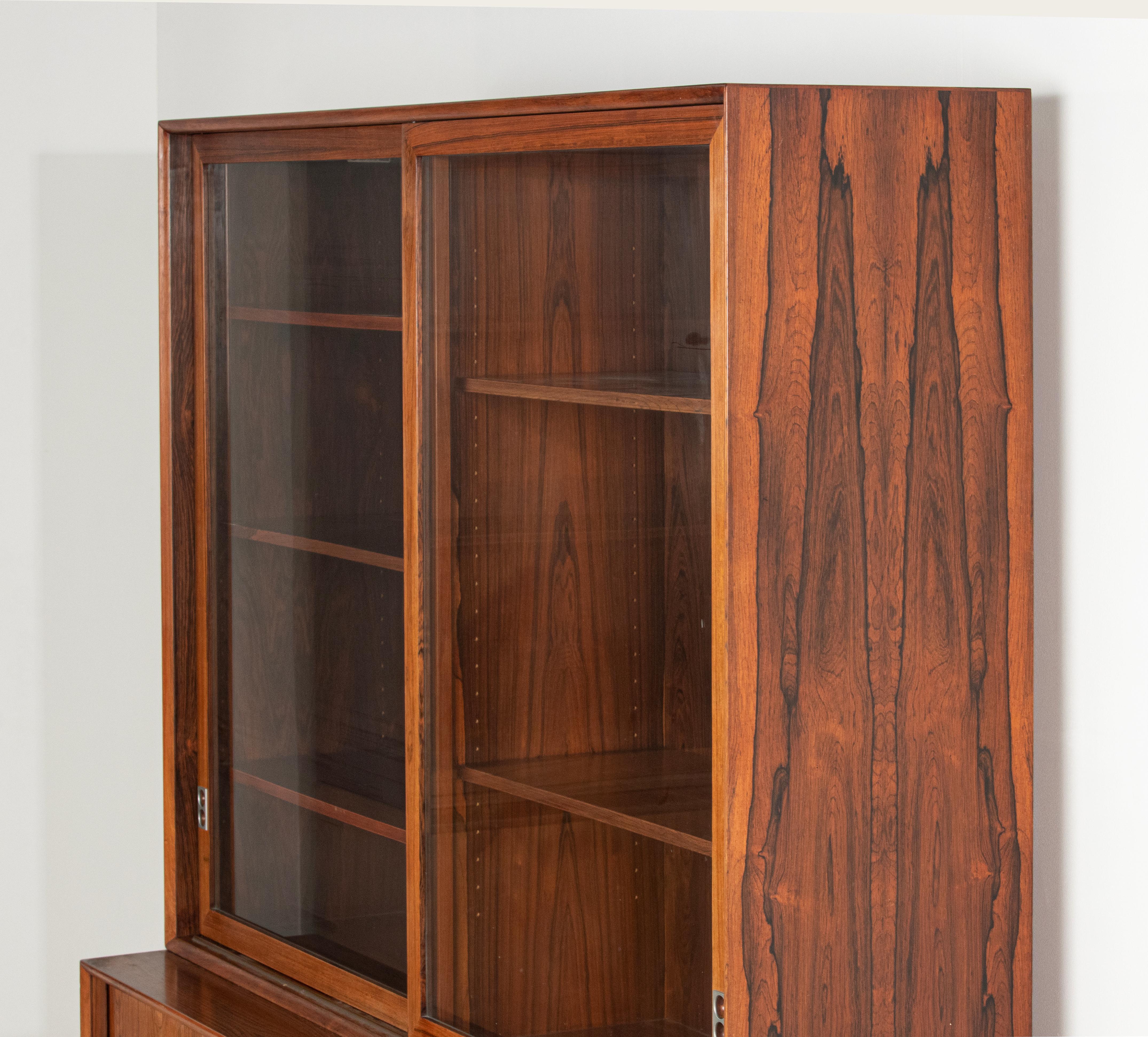 Modernes Tambour-Bücherregal/Credenza aus Holz von Arne Vodder – Sibast, Mid-Century Modern (Dänisch) im Angebot