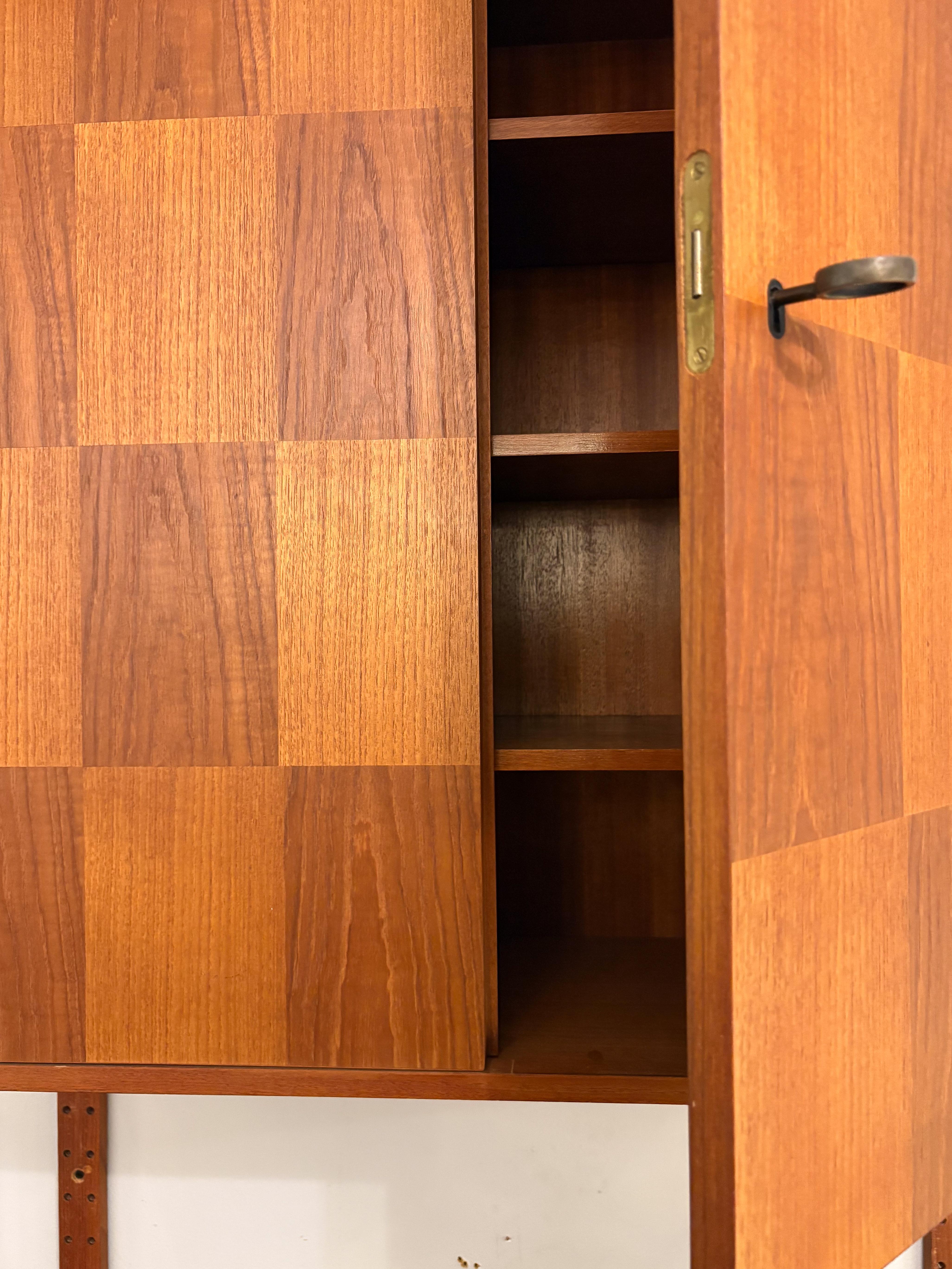 Pensile in legno moderno di metà secolo, anni '60 in vendita 5