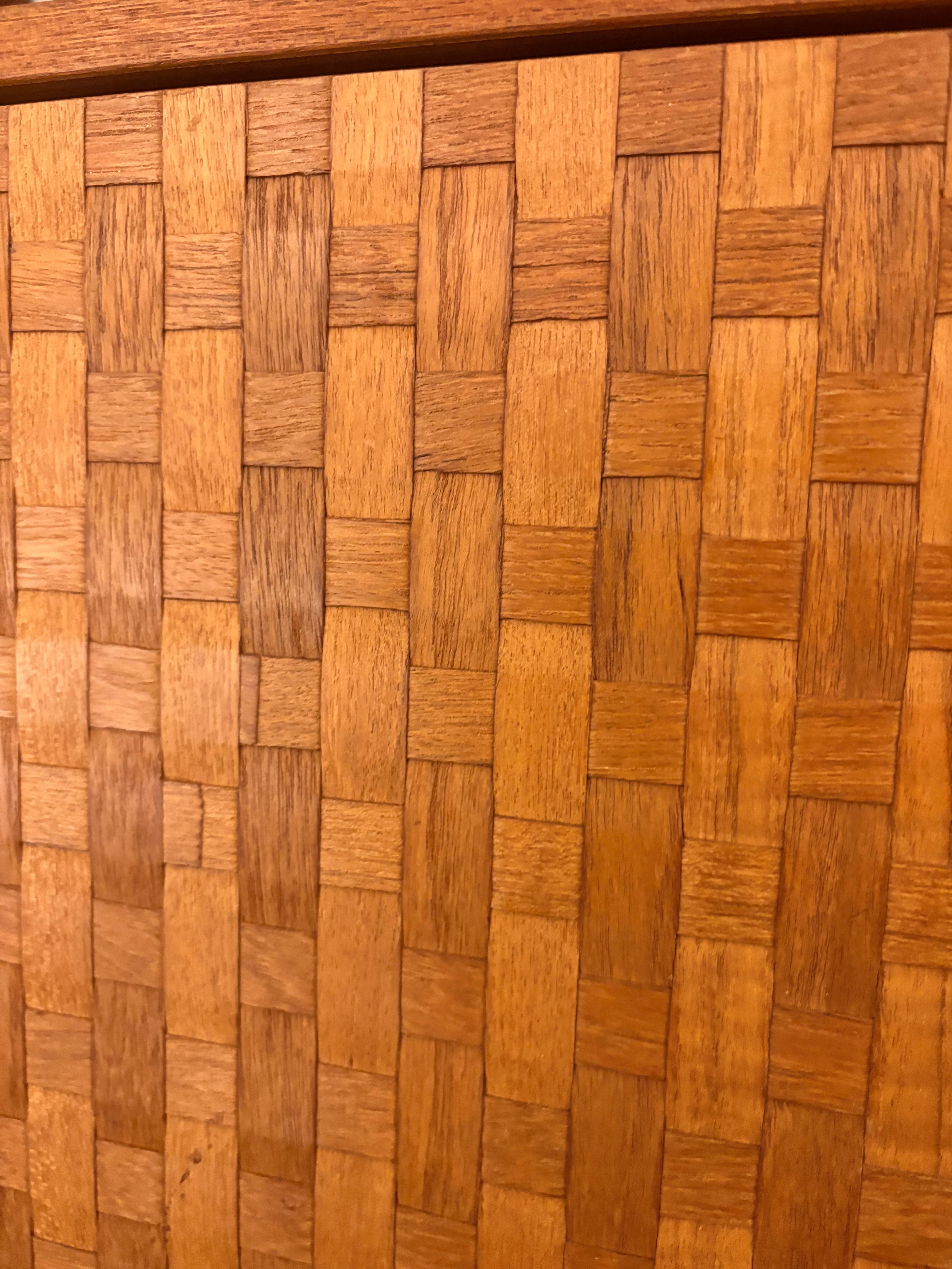Pensile in legno moderno di metà secolo, anni '60 in vendita 3