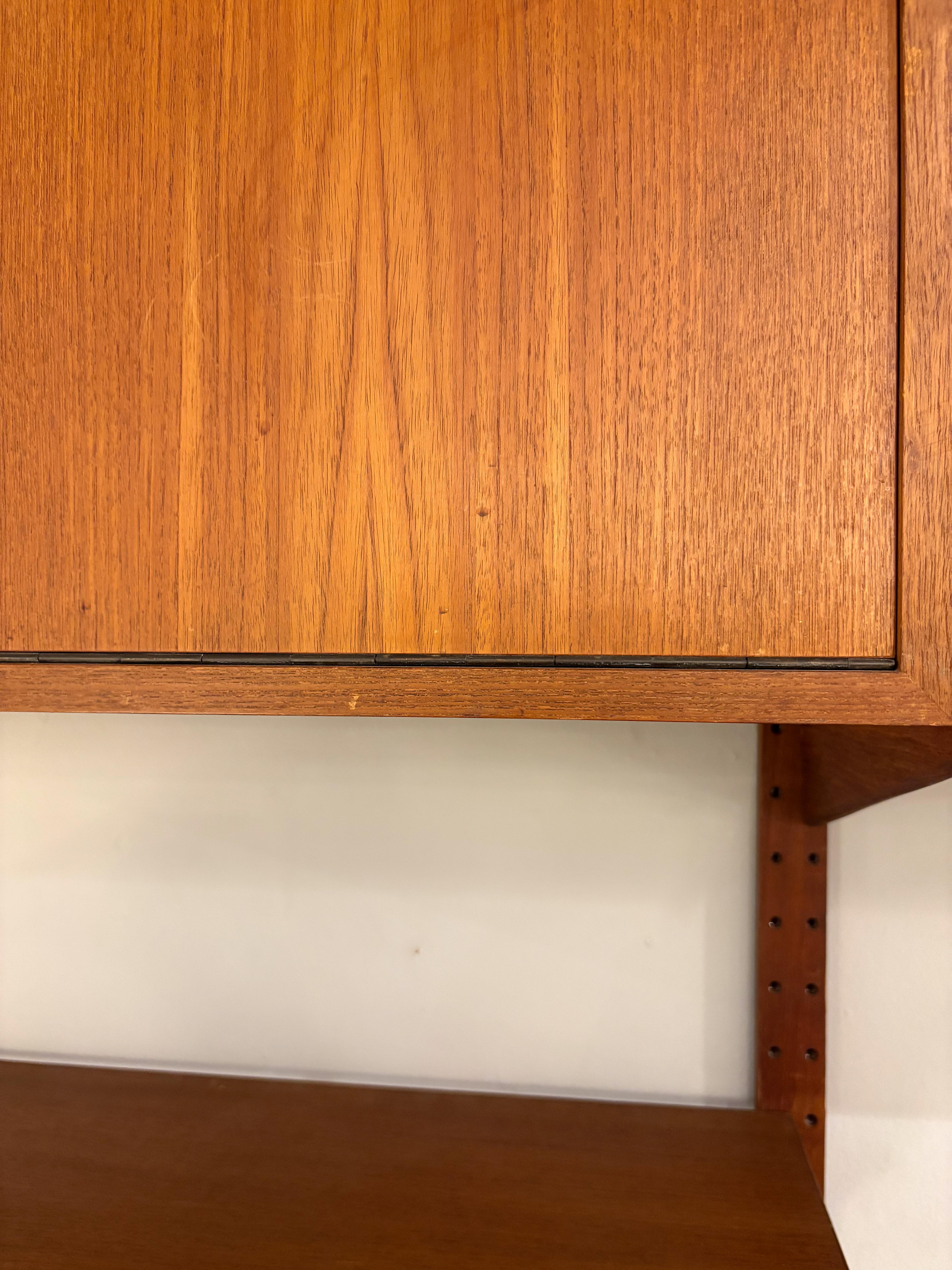 Pensile in legno moderno di metà secolo, anni '60 in vendita 4