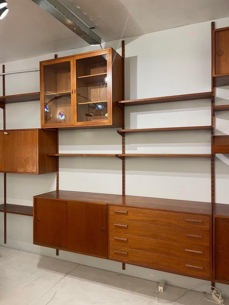 Mid-Century Modern Wooden Wall Unit by Kai Kristiansen, Denmark, 1960s In Good Condition For Sale In Brussels, BE