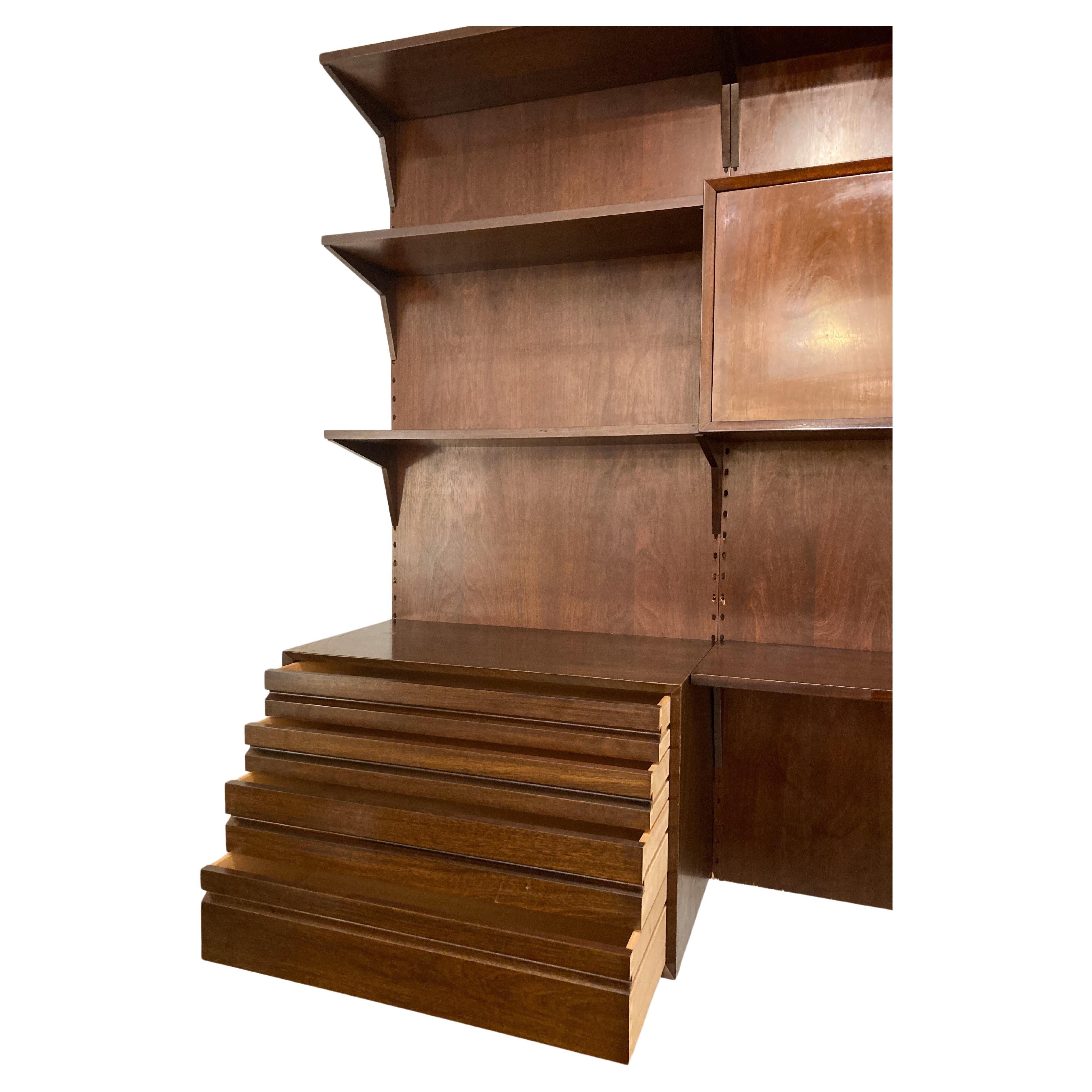 Moderner Holz-Wandschrank aus der Mitte des Jahrhunderts von Poul Cadovius Danemark, 1960er Jahre (Mitte des 20. Jahrhunderts) im Angebot