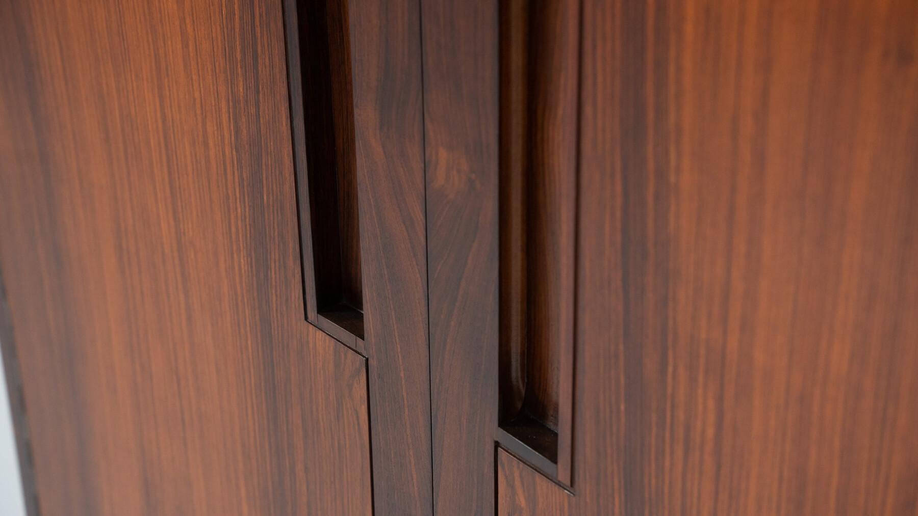Armario de madera moderno de mediados de siglo, Italia, años 60 - 2 disponibles siglo XX en venta