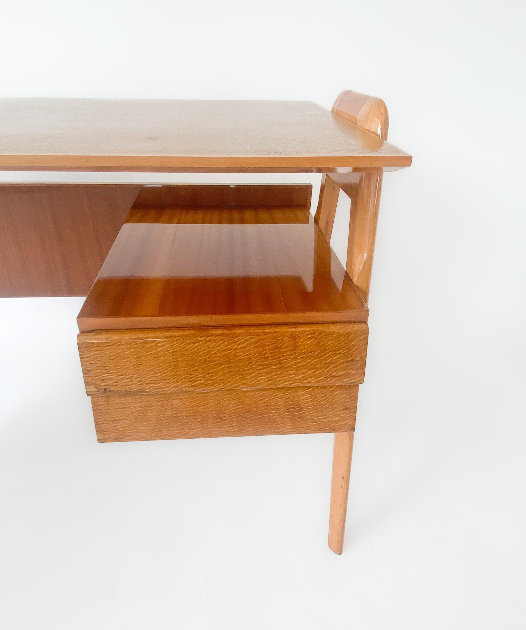  Mid-Century Modern Wooden Writing Desk by Vittorio Dassi, Italy 1950s In Good Condition In Vienna, AT