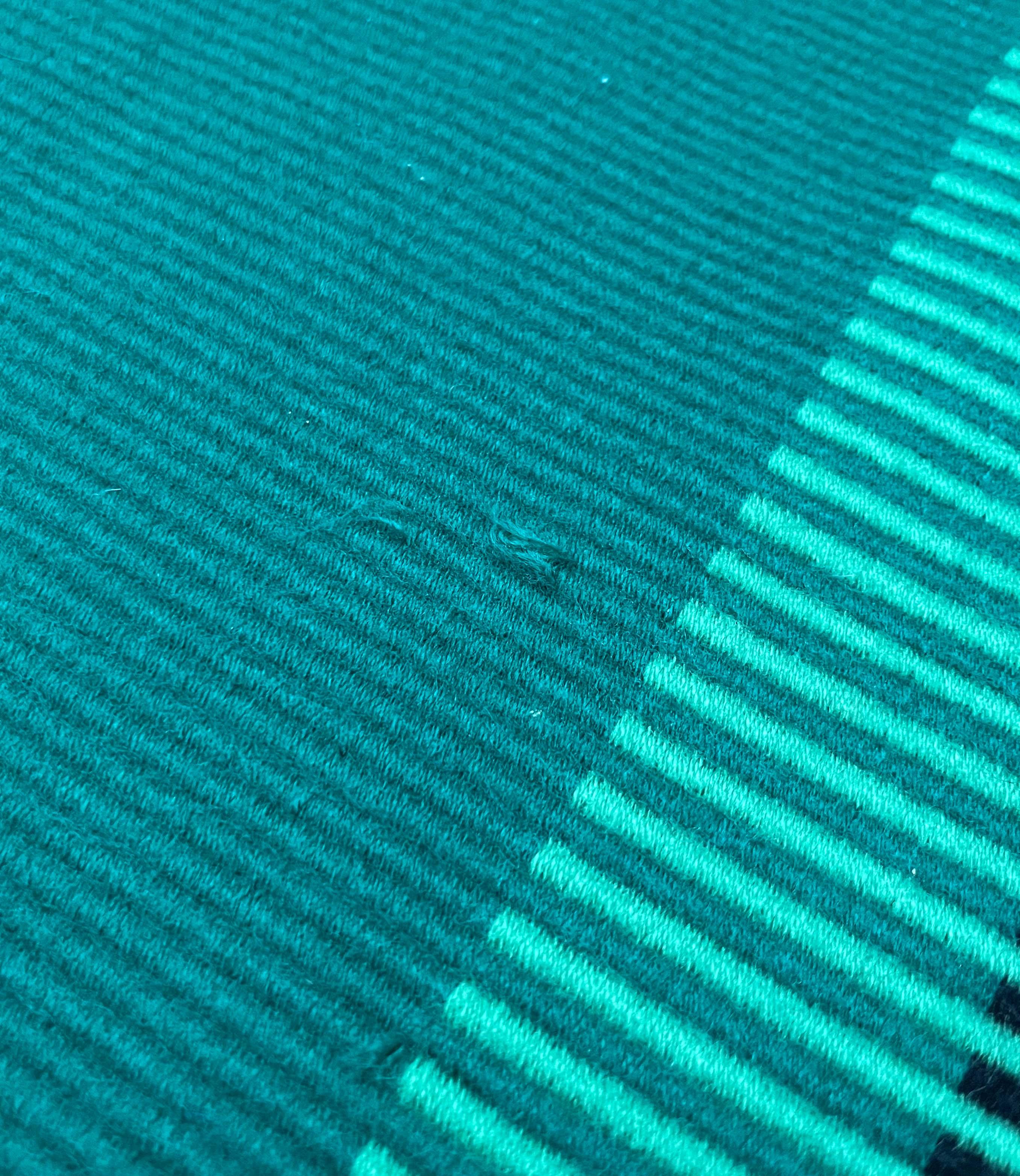 Moderner Wandteppich aus grüner, roter und schwarzer Wolle aus der Jahrhundertmitte Finnland 1960er Jahre im Angebot 12