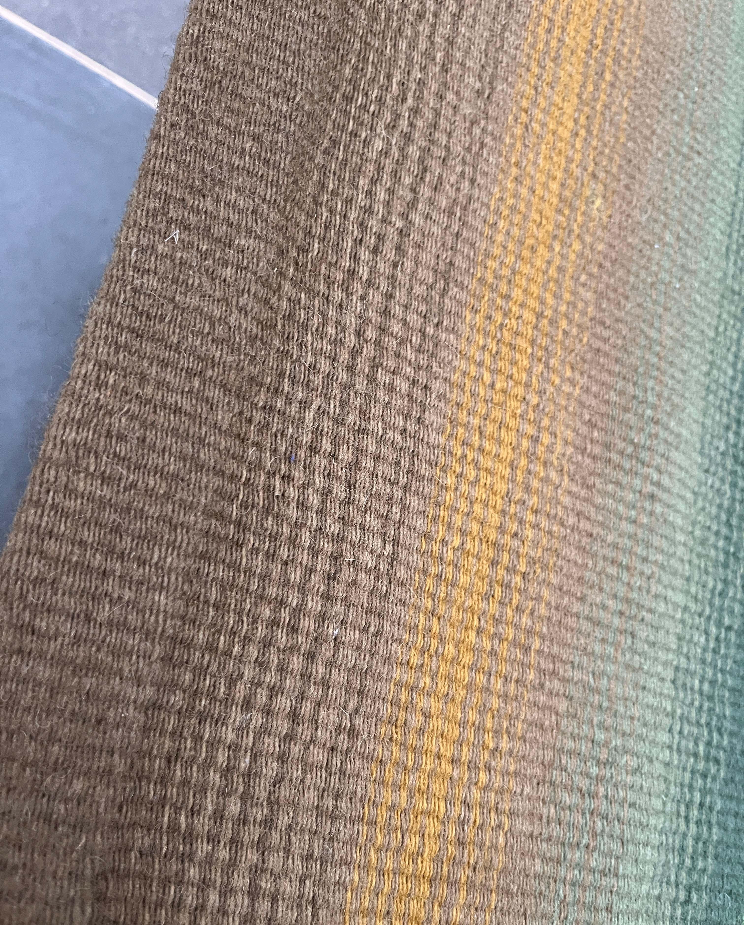 Moderner Wandteppich aus Wolle aus der Jahrhundertmitte Rentukka Ulpu Räty Finnland 1960er Jahre im Zustand „Gut“ im Angebot in Hamburg, DE