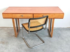 Escritorio moderno de mediados de siglo en madera de fresno y cerezo, Austria Años 60