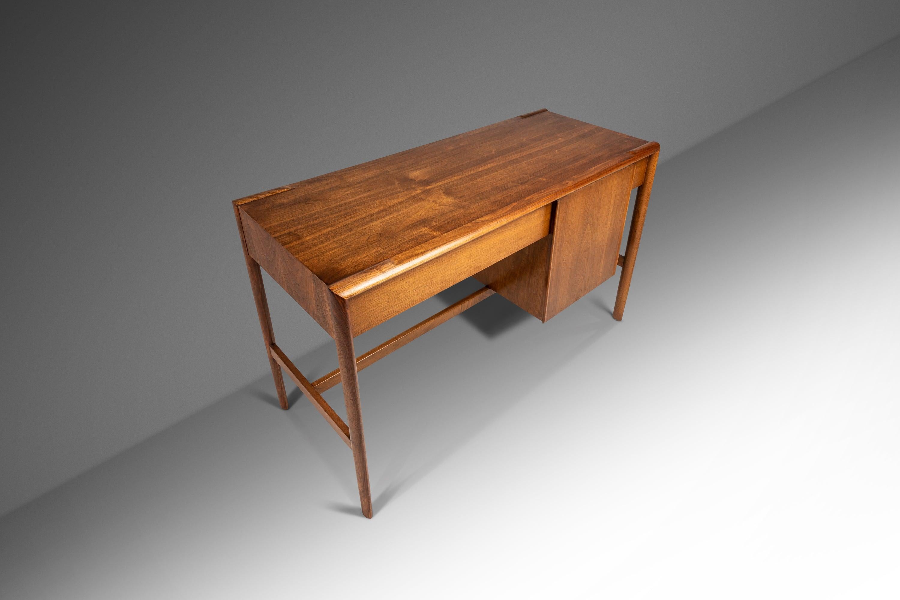 Mid-20th Century Mid-Century Modern Writing Desk in Walnut by Barney Flagg for Drexel