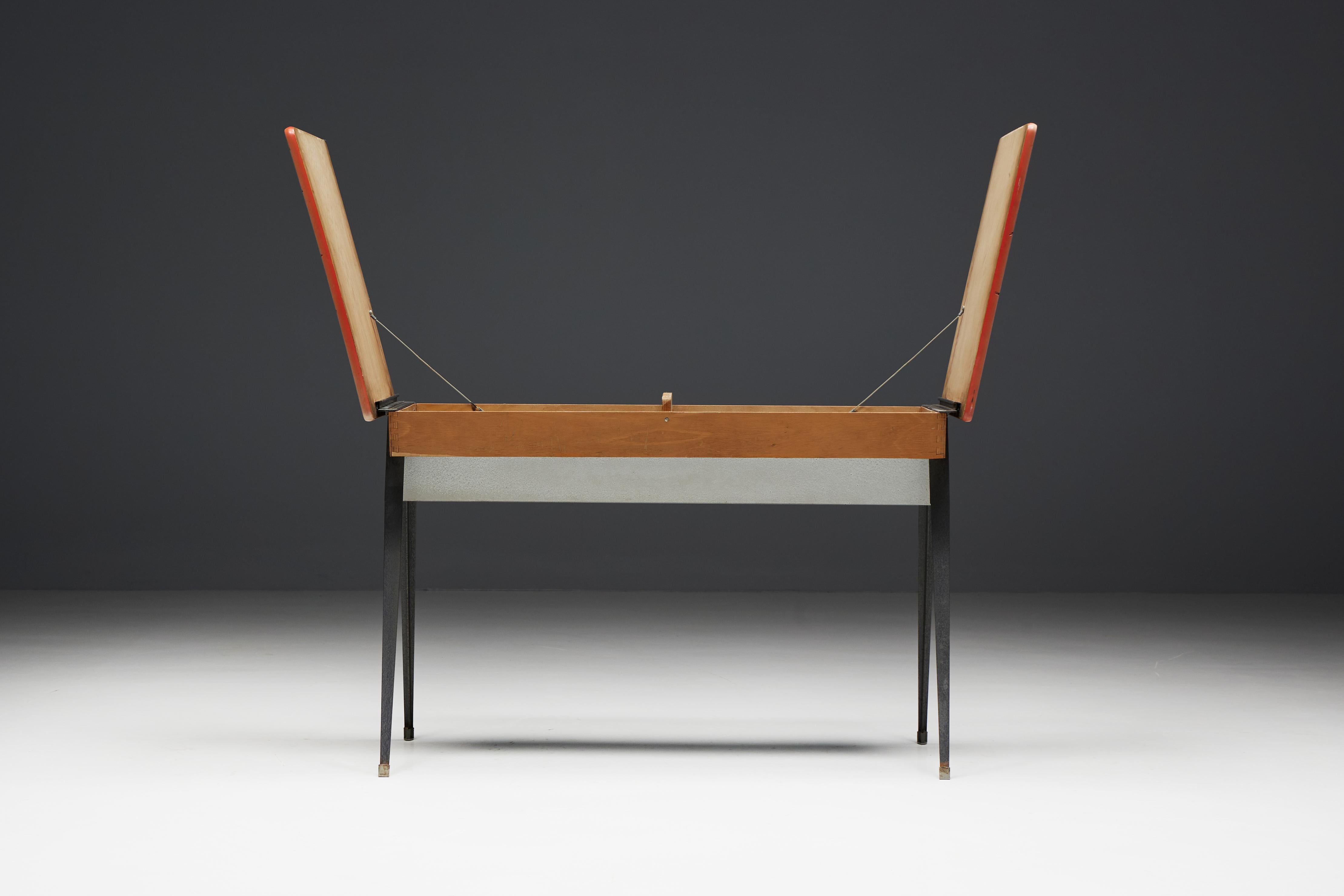 Mid-Century Modern Writing Desk, Netherlands, 1960s For Sale 4
