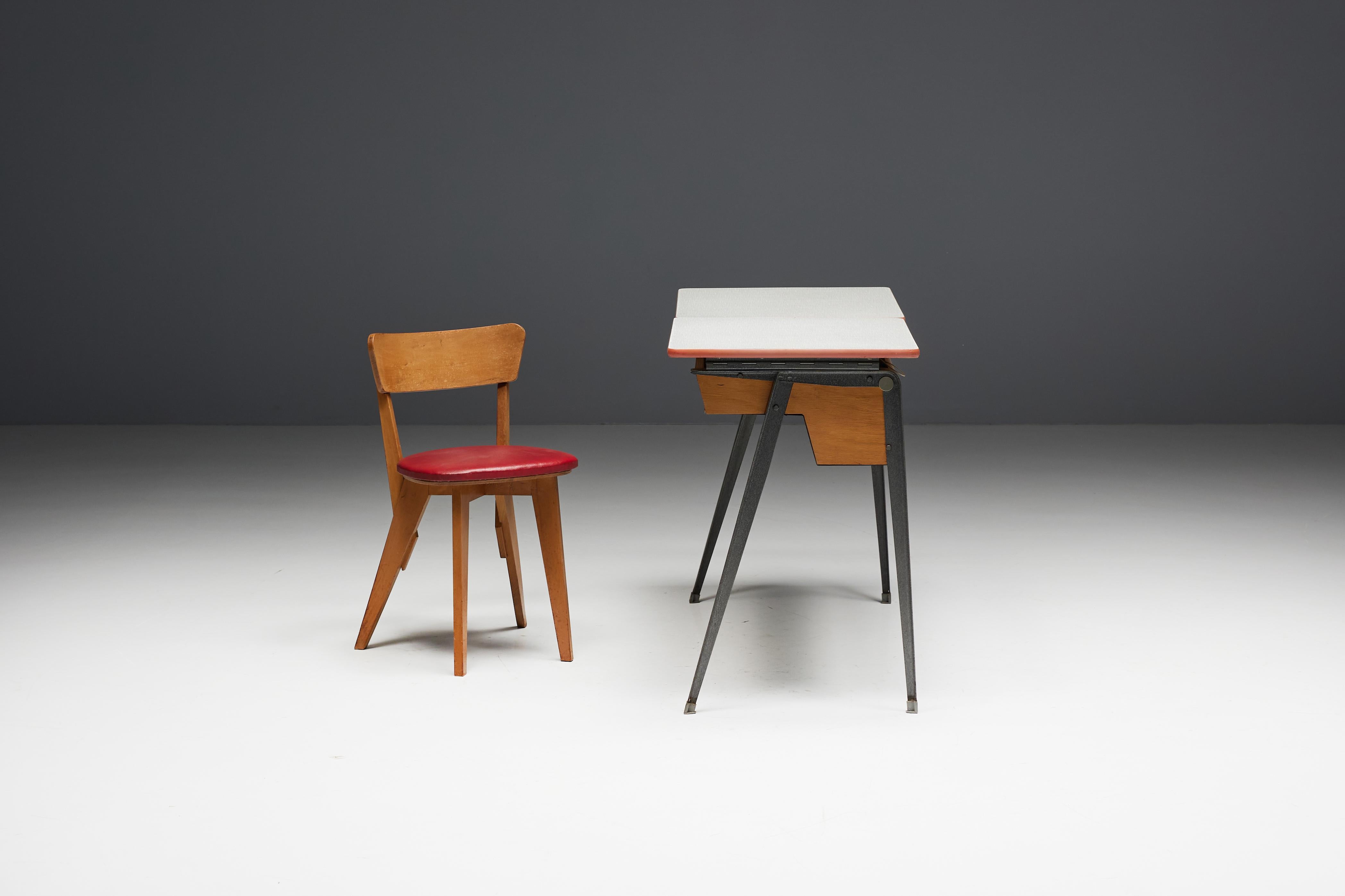 Mid-Century Modern Writing Desk, Netherlands, 1960s In Excellent Condition For Sale In Antwerp, BE