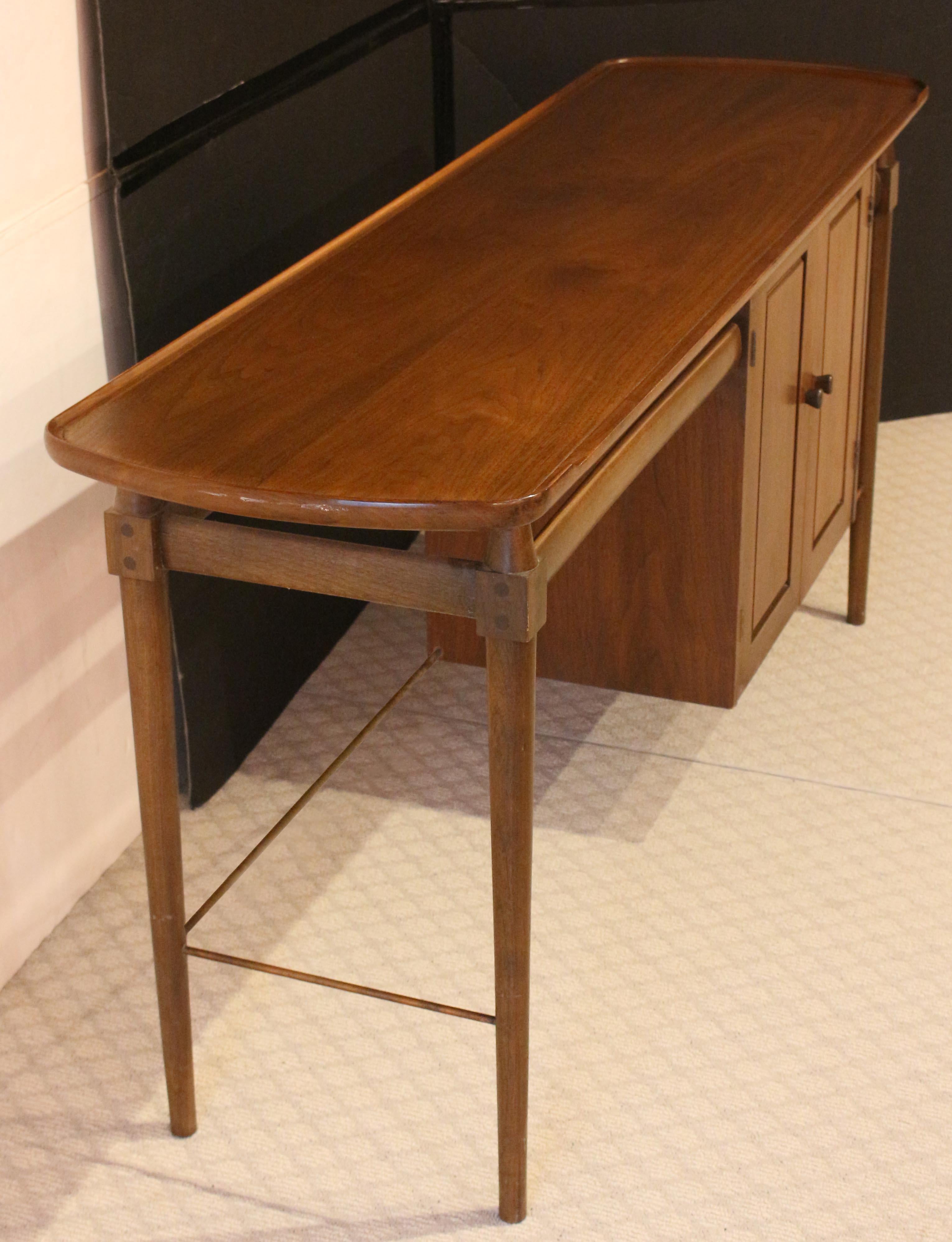 20th Century Mid Century Modern Writing Table Desk, American, c.1960s For Sale