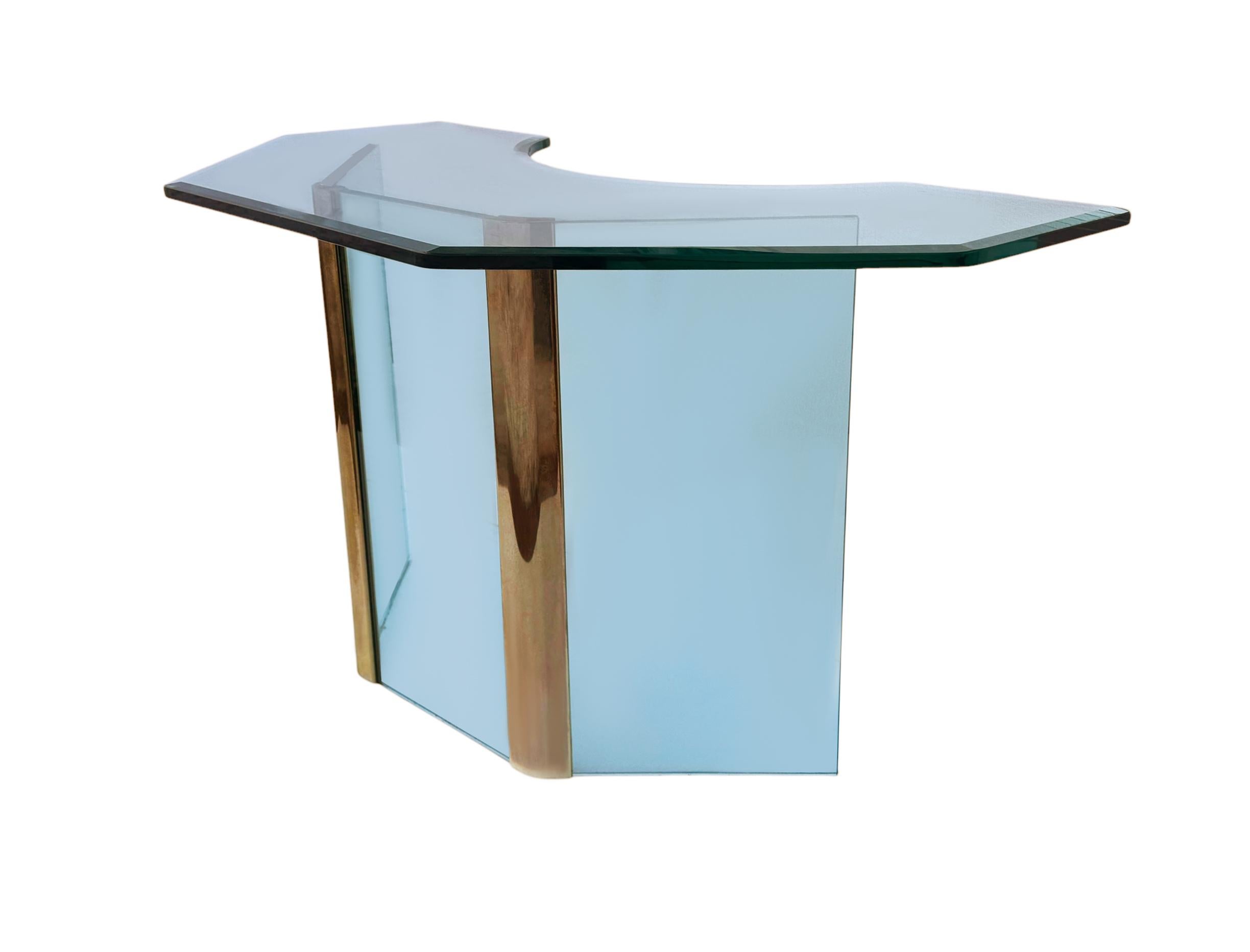 Moderner Schreibtisch oder Schreibtisch aus der Mitte des Jahrhunderts von Leon Rosen für Pace aus Messing und Glas im Angebot 1