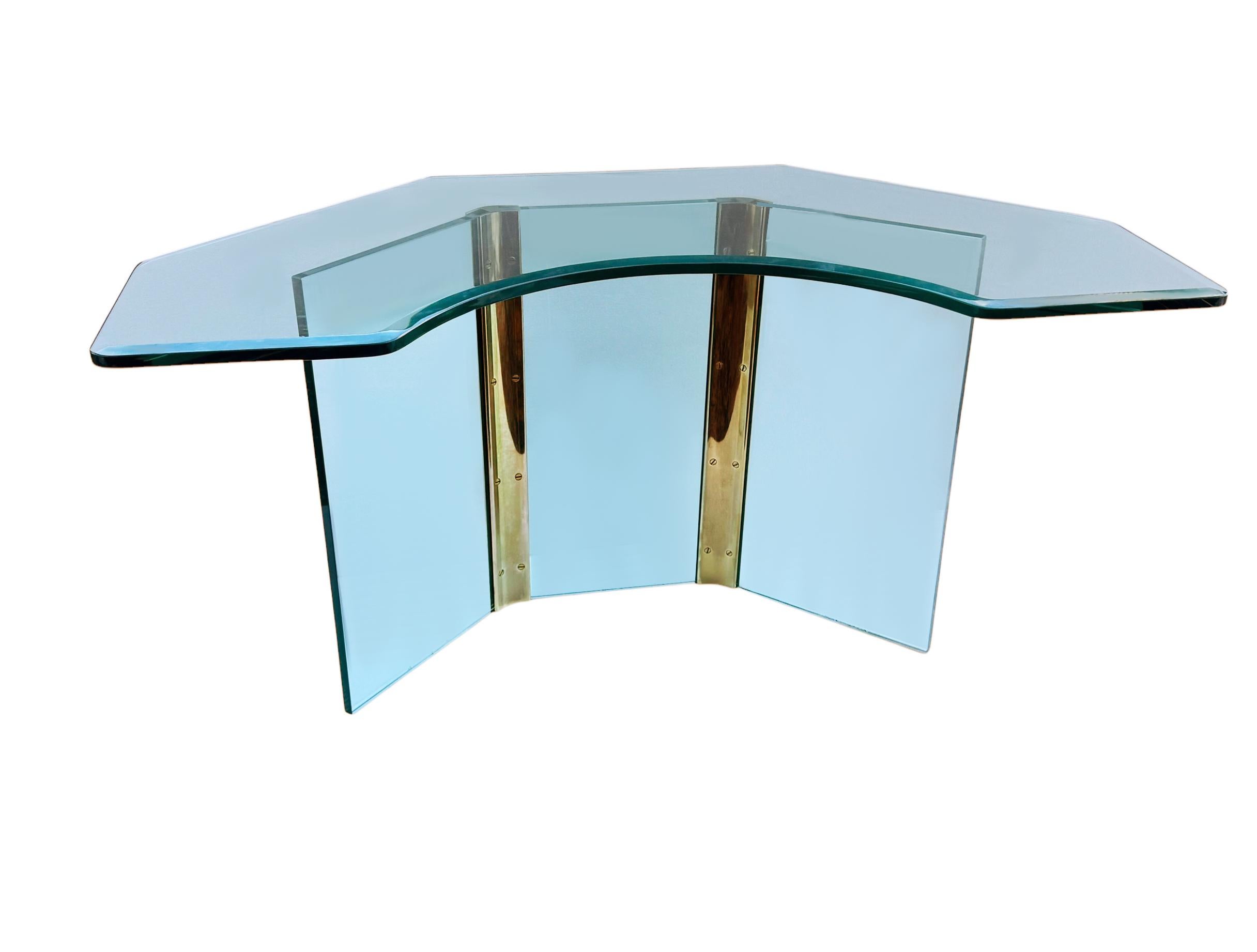 Moderner Schreibtisch oder Schreibtisch aus der Mitte des Jahrhunderts von Leon Rosen für Pace aus Messing und Glas im Angebot 2