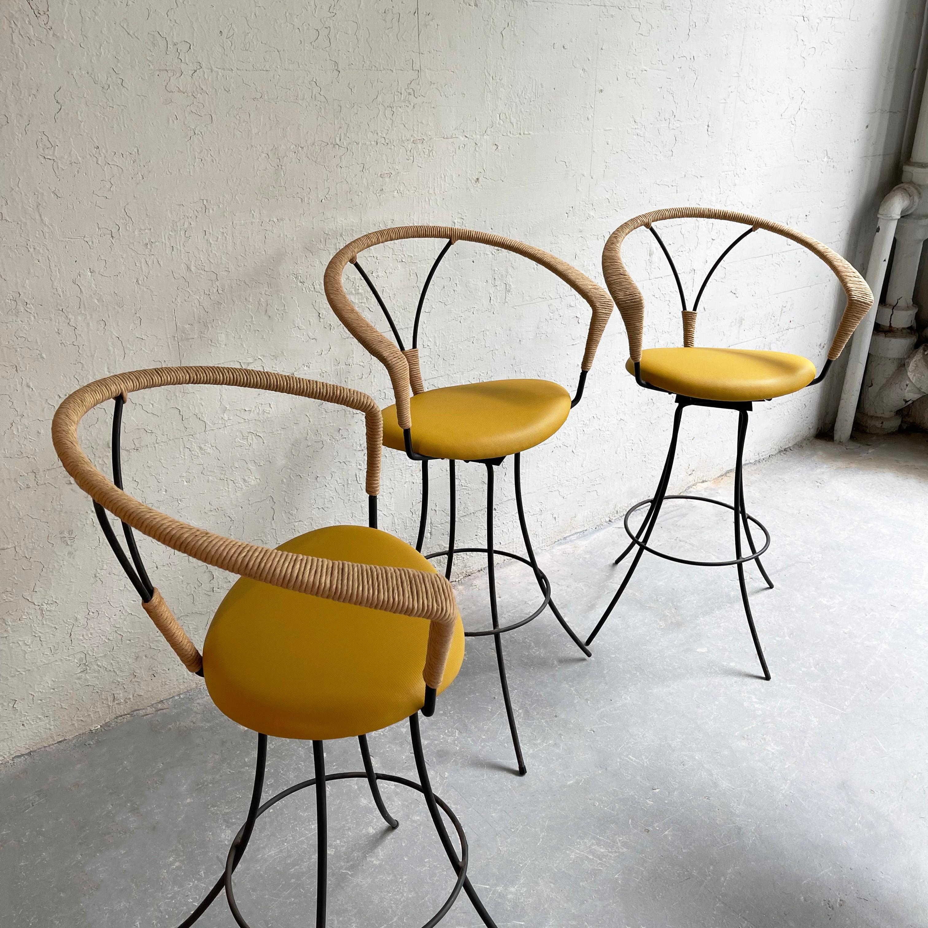 20th Century Mid-Century Modern Wrought Iron and Rush Swivel Bar Stools For Sale