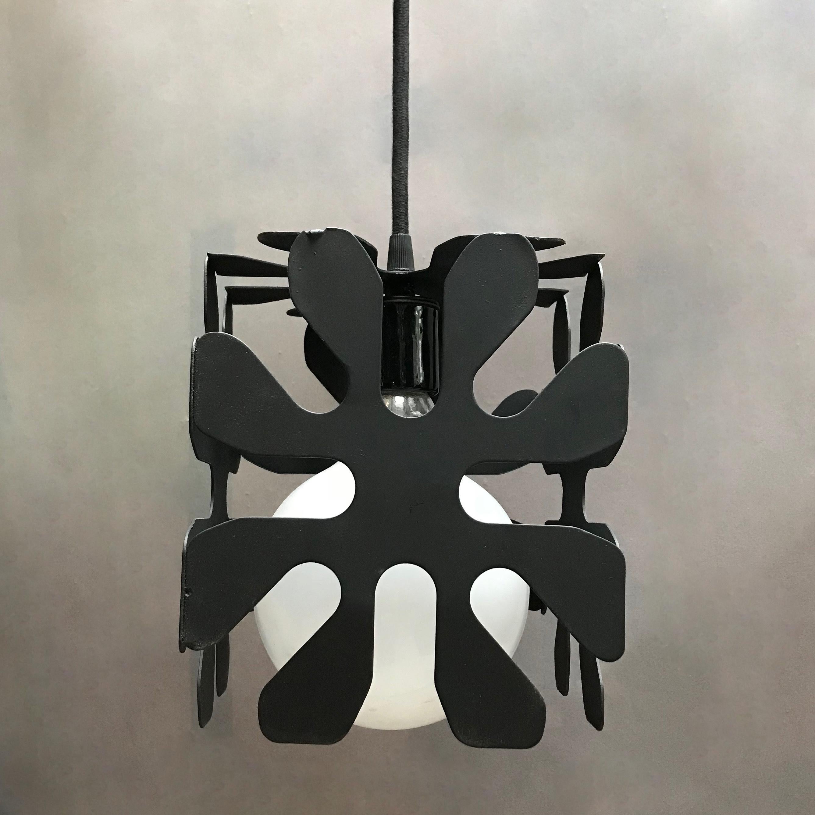 Mid-Century Modern Wrought Iron Cubed Flower Pendant Light For Sale 1