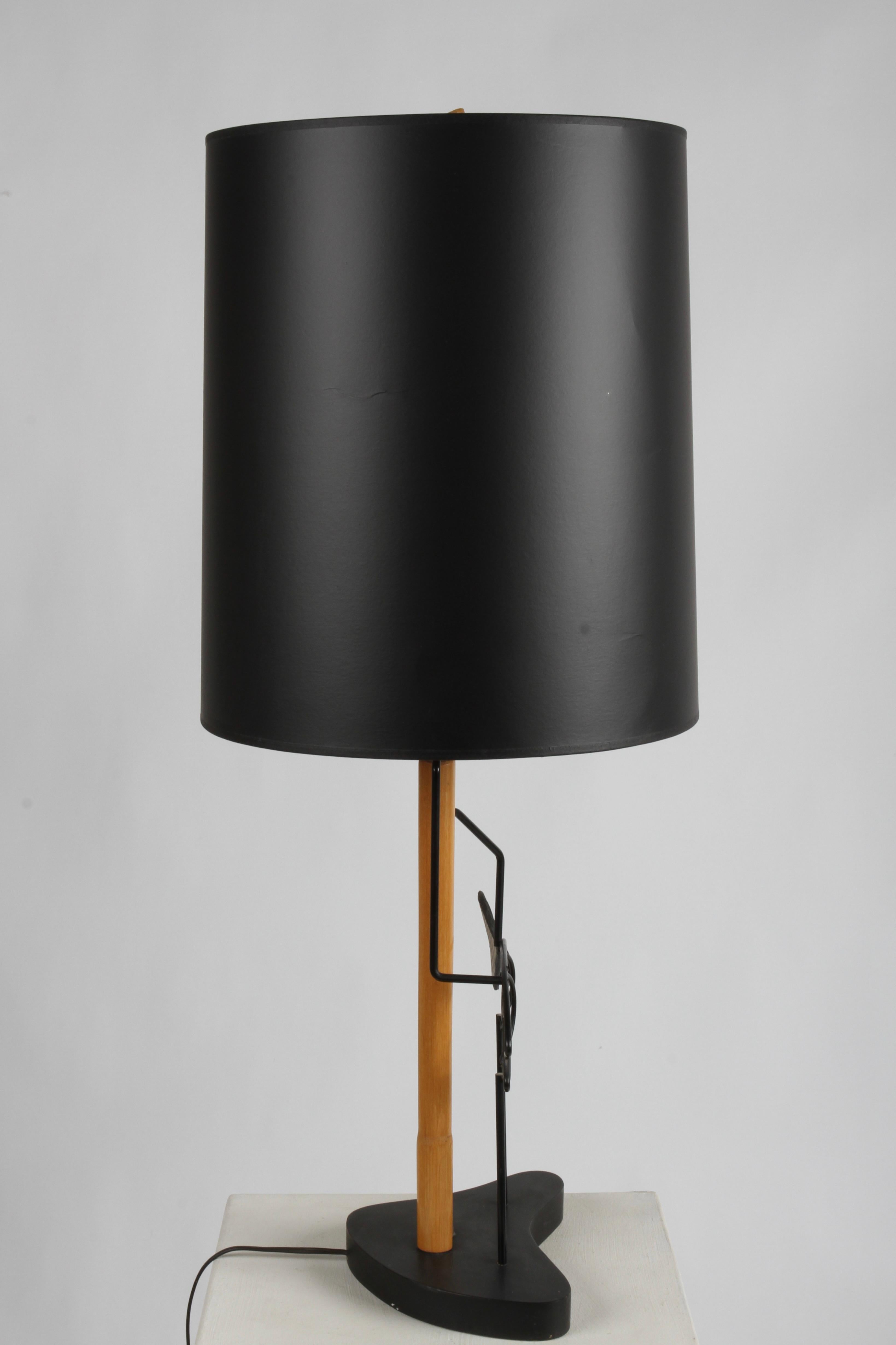 Schmiedeeiserne Fisch-Tischlampe aus Bambus auf biomorphem Sockel, Moderne der Mitte des Jahrhunderts im Angebot 5