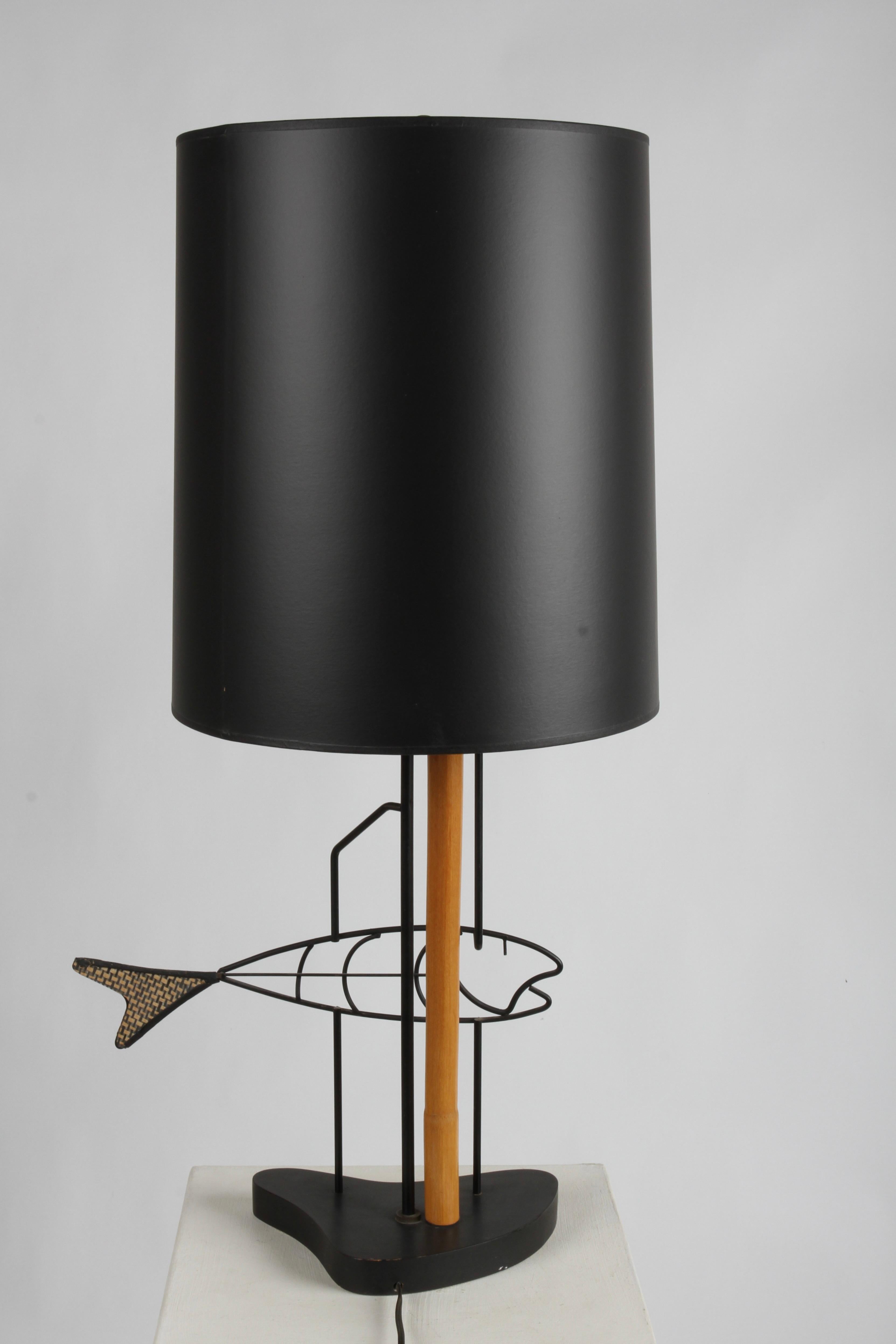 Mid-Century Modern Wrought Iron Fish From, Bamboo Table Lamp on Biomorphic Base For Sale 7